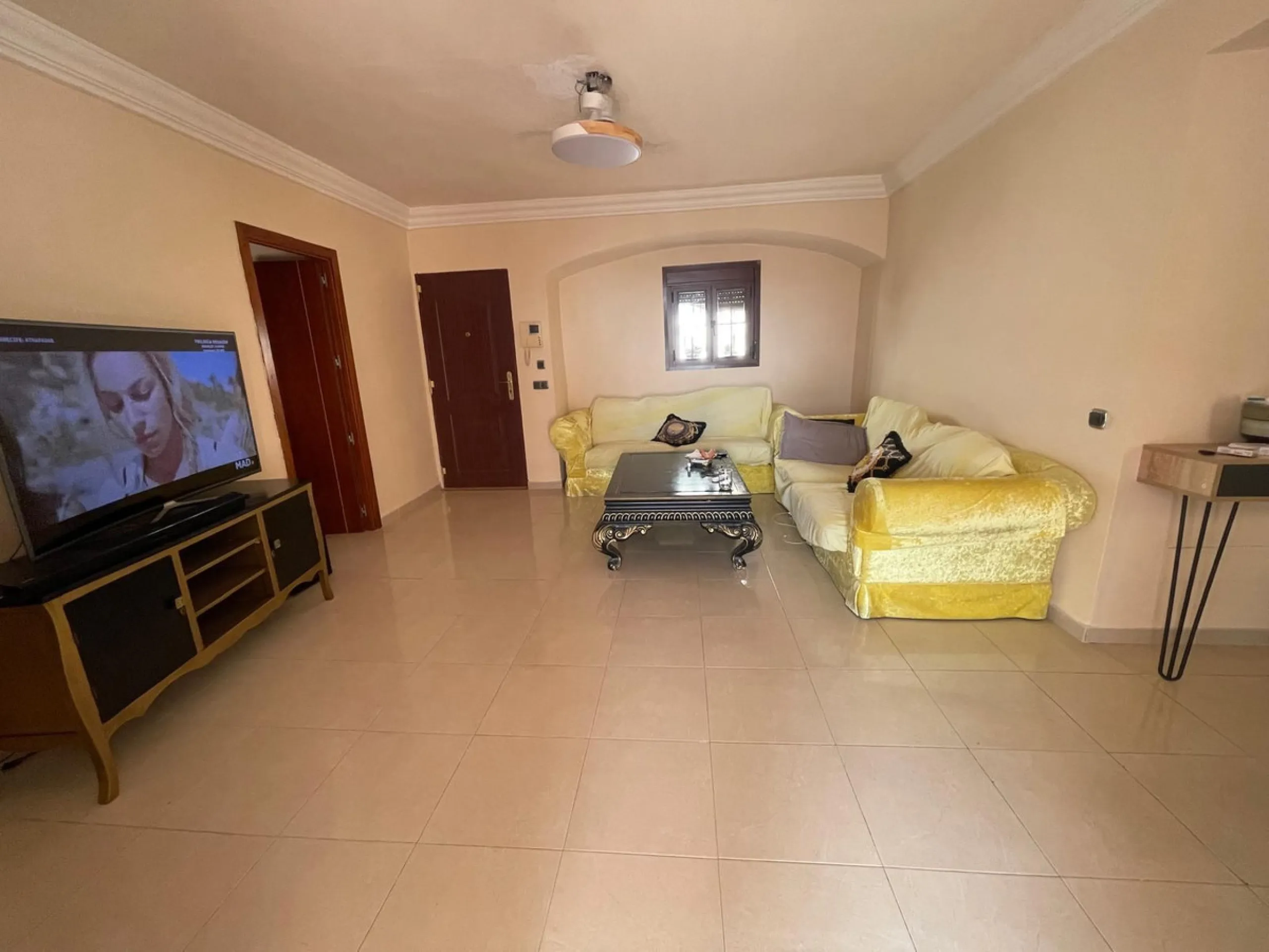House - Detached Villa в продаже в Benalmadena, Málaga. В доме 3 спален и 2 ванных комнат. Площадь дома 126 м². Площадь участка 831 м²