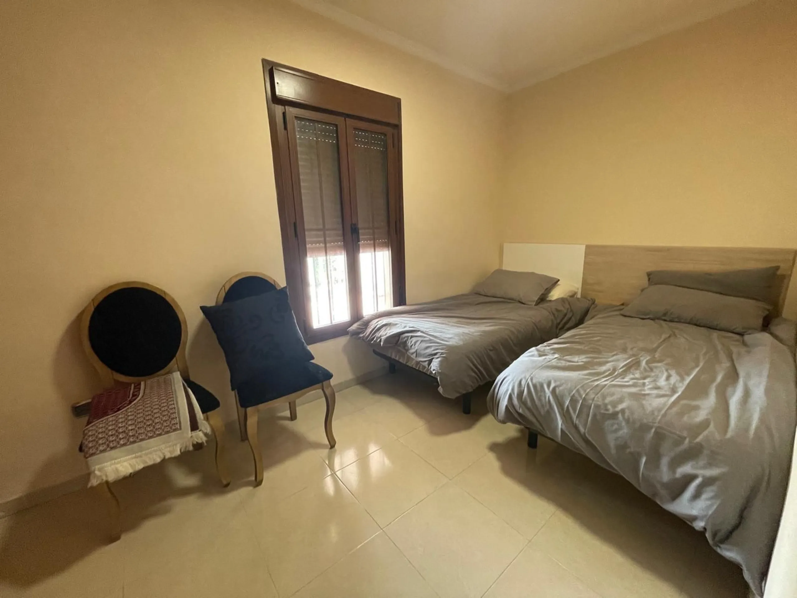 House - Detached Villa в продаже в Benalmadena, Málaga. В доме 3 спален и 2 ванных комнат. Площадь дома 126 м². Площадь участка 831 м²