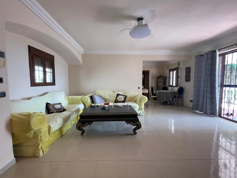 House - Detached Villa в продаже в Benalmadena, Málaga. В доме 3 спален и 2 ванных комнат. Площадь дома 126 м². Площадь участка 831 м²