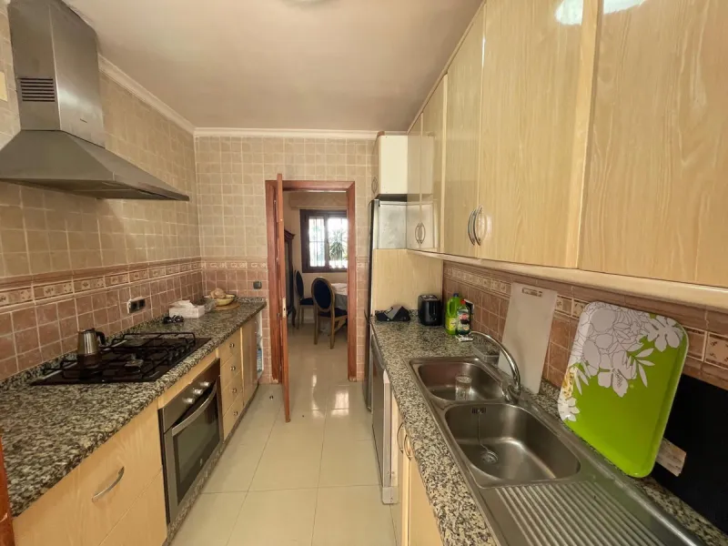 House - Detached Villa в продаже в Benalmadena, Málaga. В доме 3 спален и 2 ванных комнат. Площадь дома 126 м². Площадь участка 831 м²