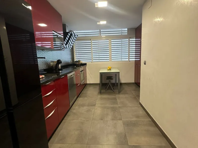 Nueva Andalucía, within the heart of the golf valley, this spacious three bedroom apartment is within walking distance to many local amenities and restaurants and just a short drive to Puerto Banus marina with its many designer shops and restaurants and a