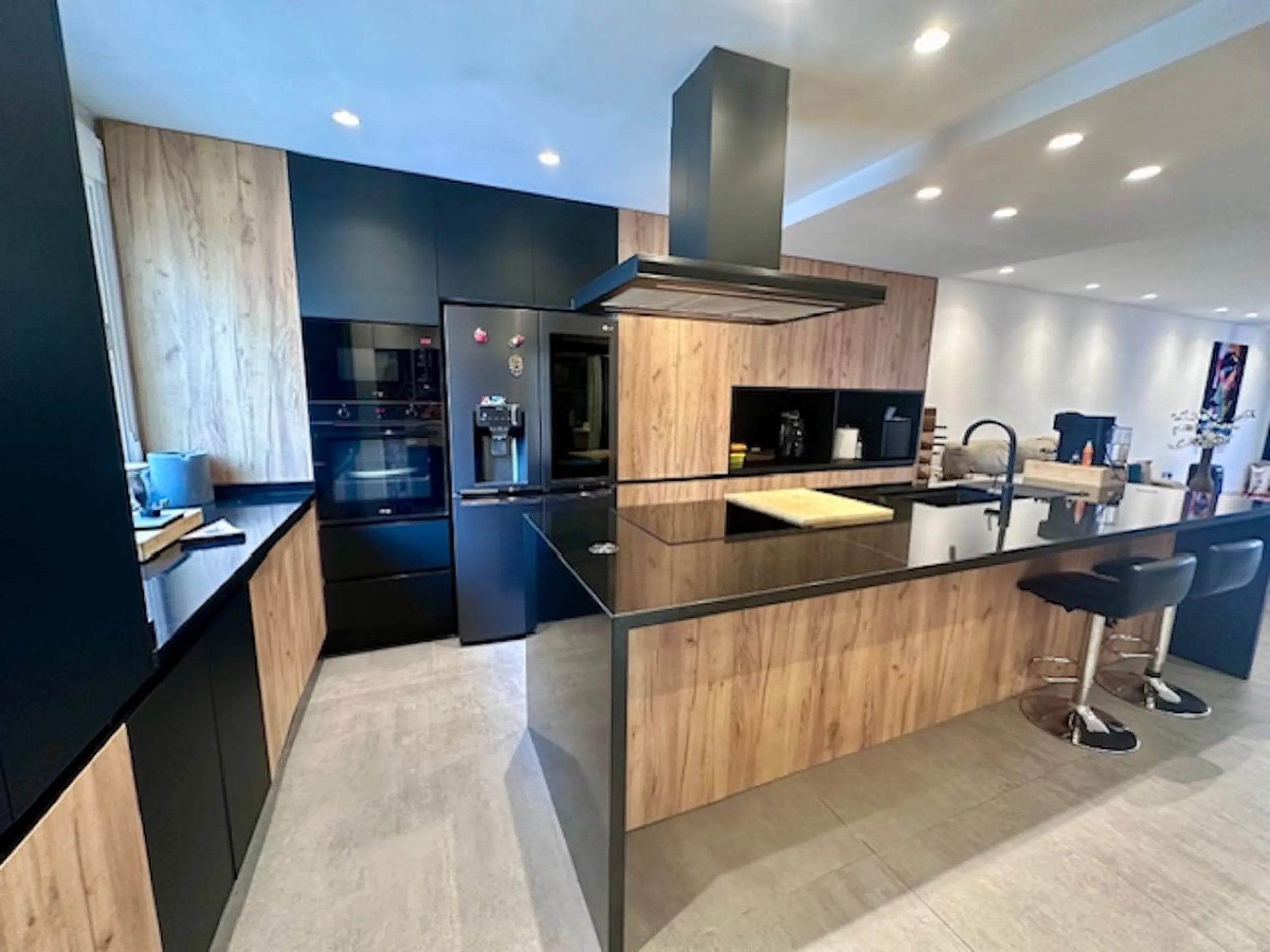 MODERN GROUND FLOOR APARTMENT - FULLY RENOVATED AND WITH PRIVATE POOL