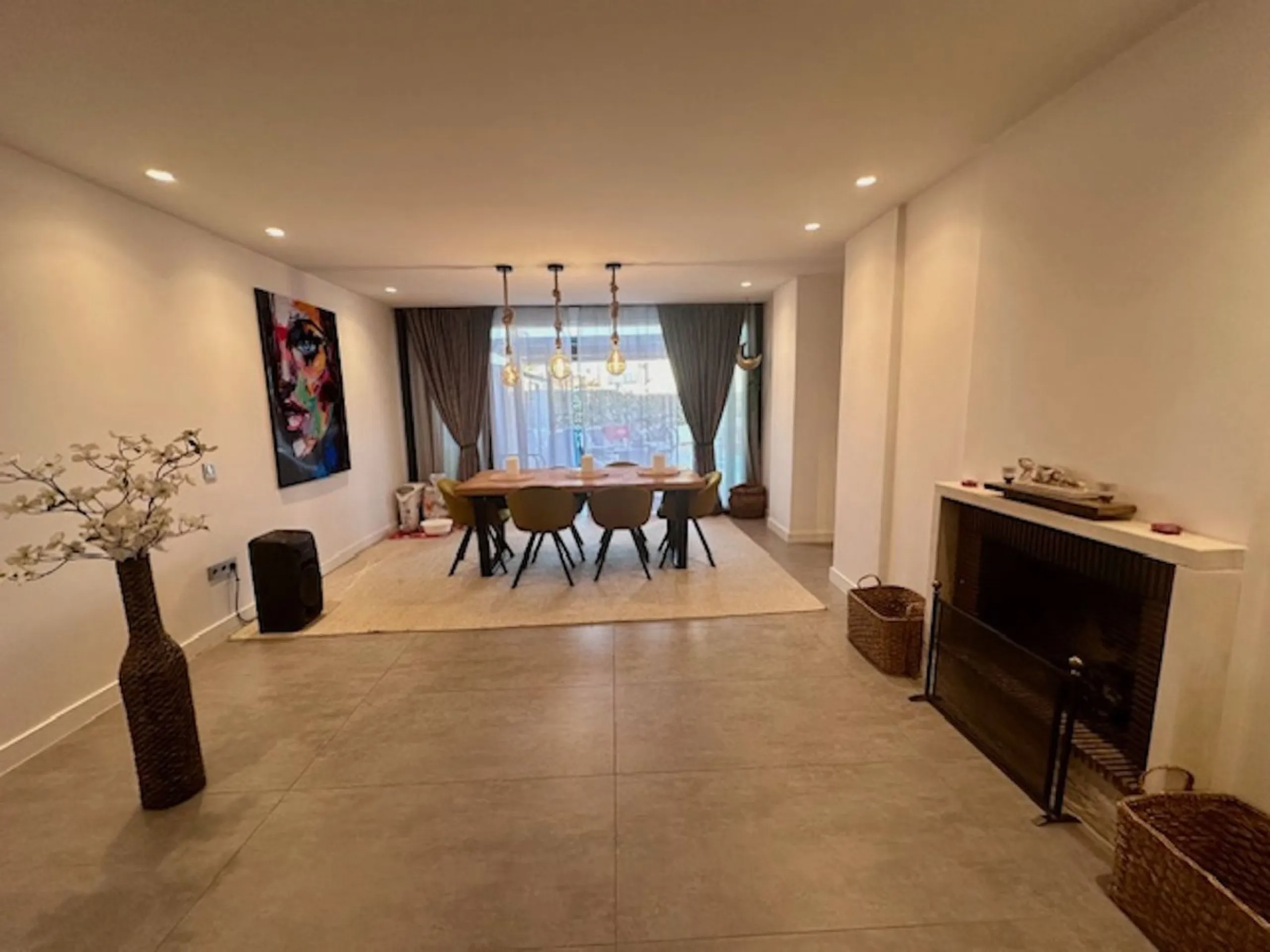 MODERN GROUND FLOOR APARTMENT - FULLY RENOVATED AND WITH PRIVATE POOL