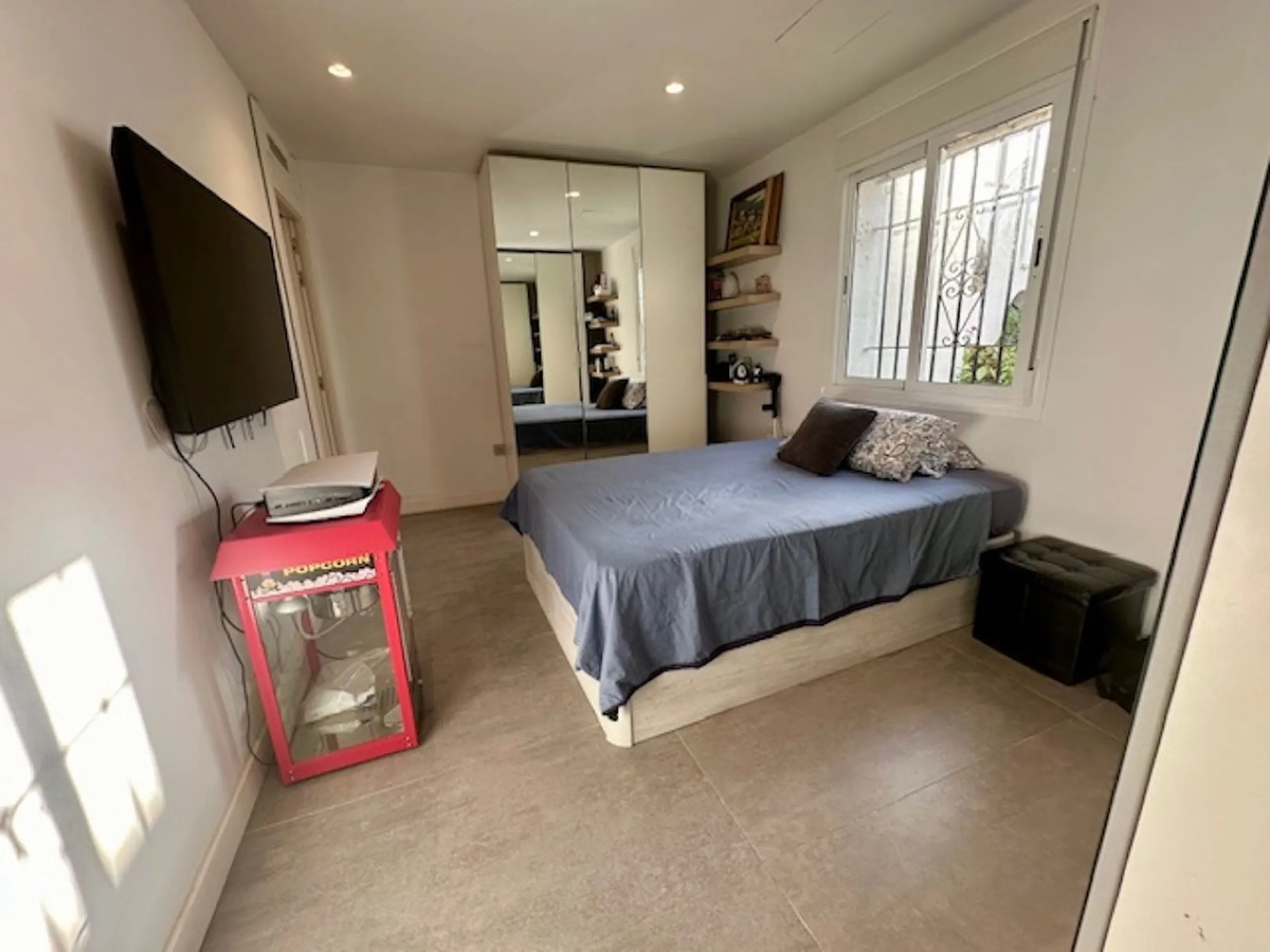 MODERN GROUND FLOOR APARTMENT - FULLY RENOVATED AND WITH PRIVATE POOL