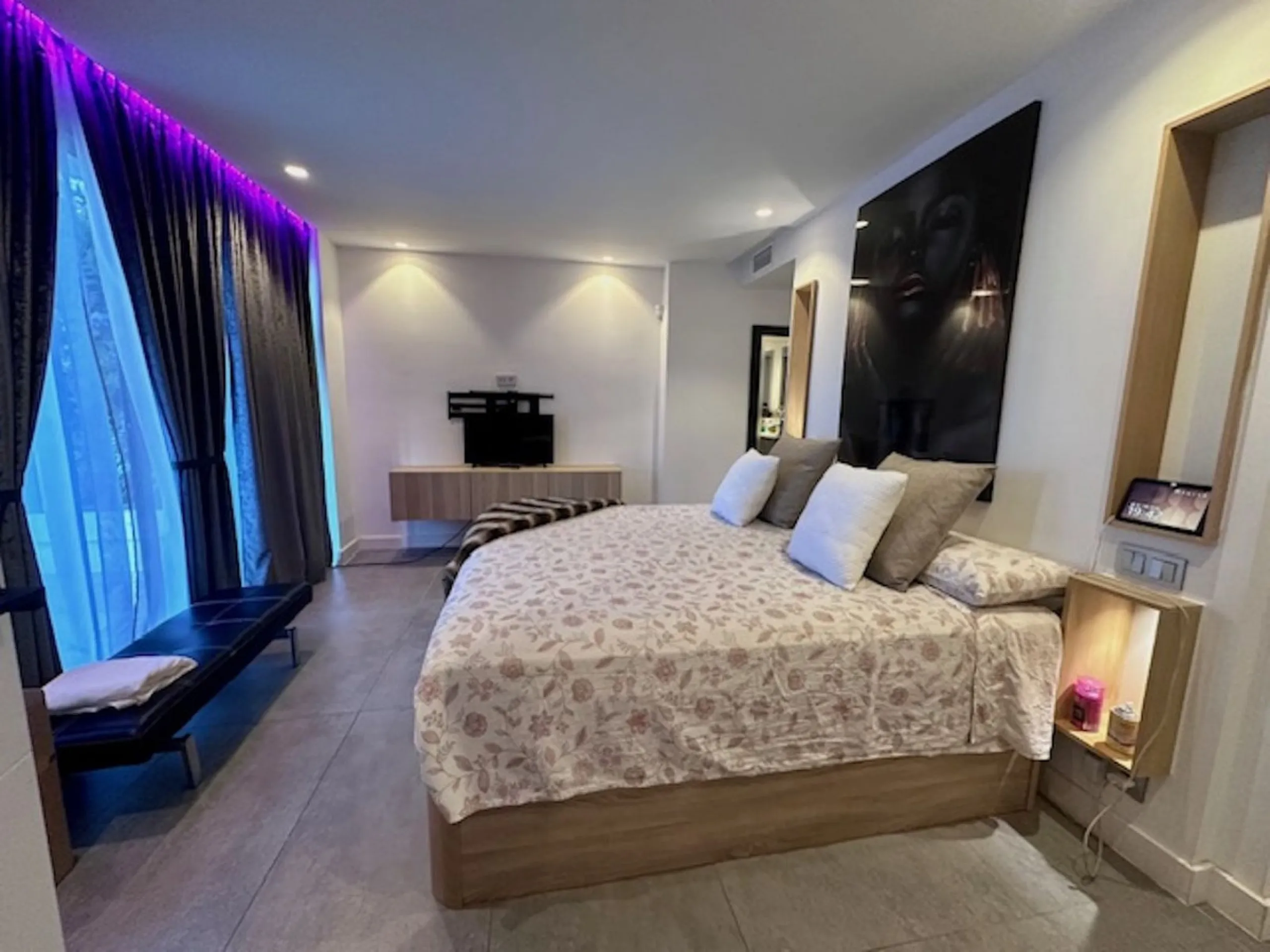 MODERN GROUND FLOOR APARTMENT - FULLY RENOVATED AND WITH PRIVATE POOL