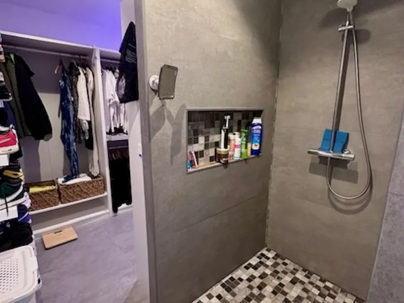 MODERN GROUND FLOOR APARTMENT - FULLY RENOVATED AND WITH PRIVATE POOL