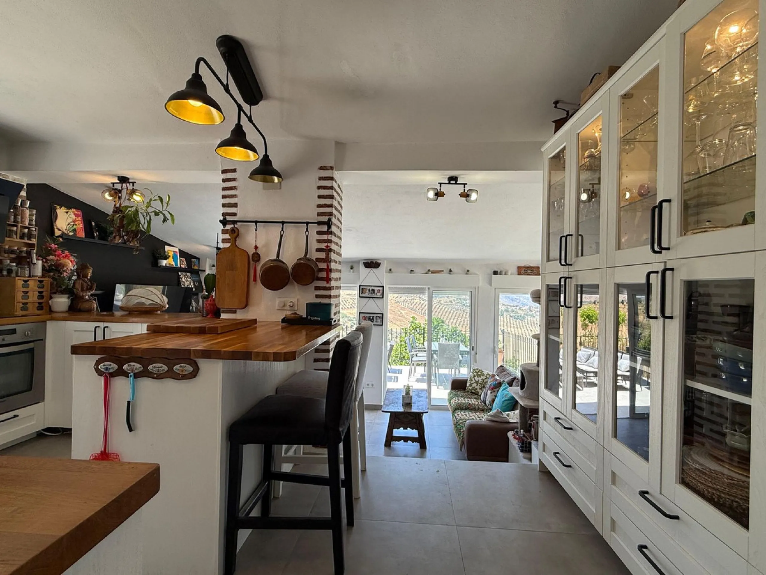 SPECTACULAR ESTATE WITH THREE INDEPENDENT HOUSES AND A STUDIO ON MORE THAN 6,000 m² OF FENCED LAND