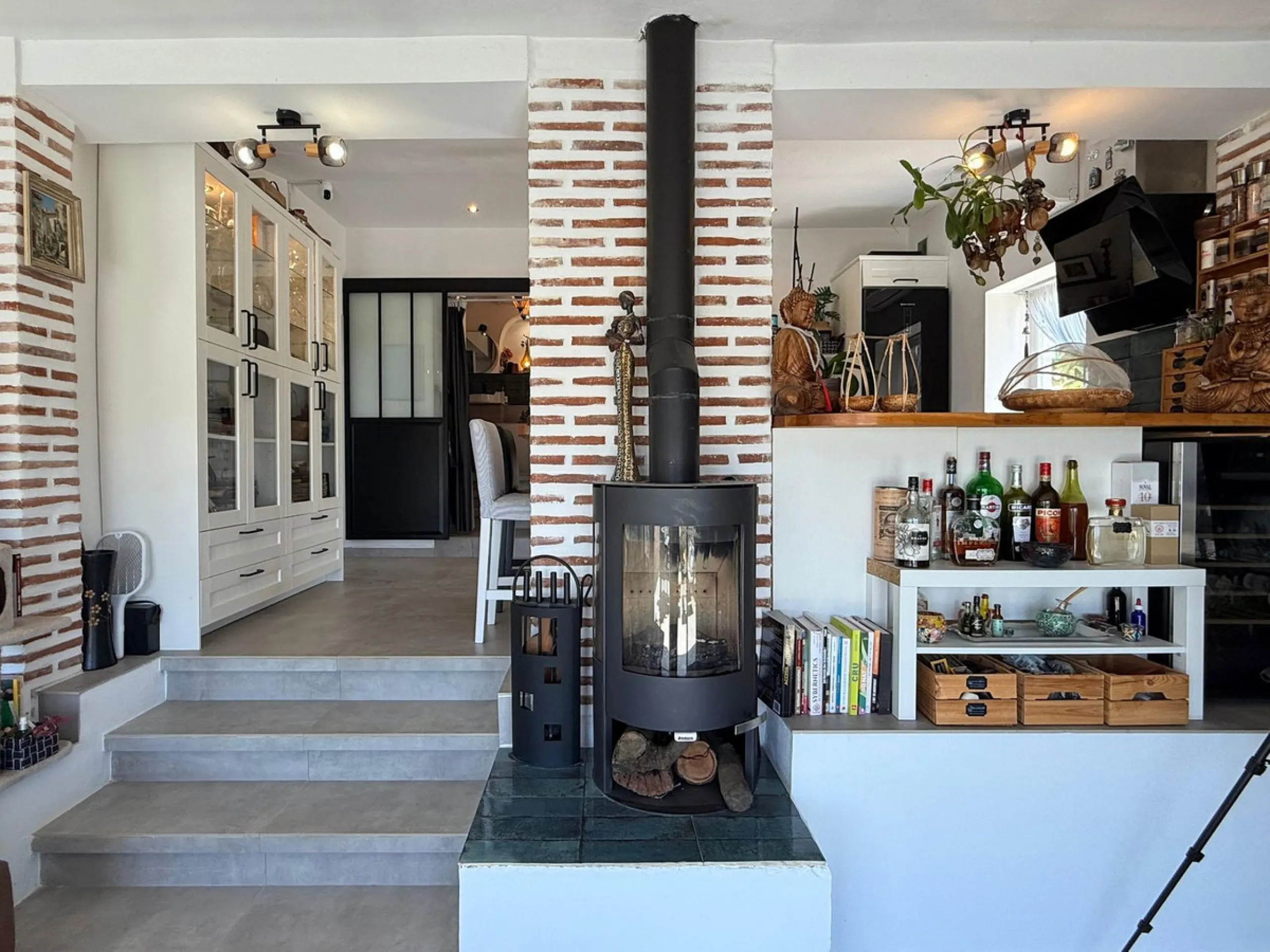 SPECTACULAR ESTATE WITH THREE INDEPENDENT HOUSES AND A STUDIO ON MORE THAN 6,000 m² OF FENCED LAND