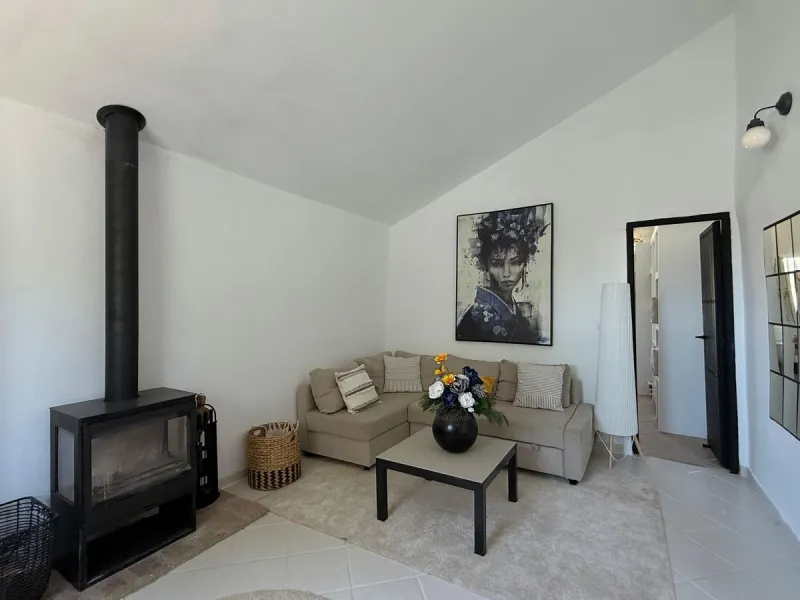 SPECTACULAR ESTATE WITH THREE INDEPENDENT HOUSES AND A STUDIO ON MORE THAN 6,000 m² OF FENCED LAND