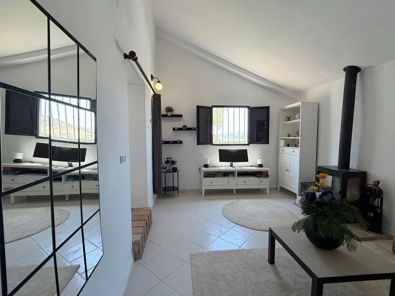 SPECTACULAR ESTATE WITH THREE INDEPENDENT HOUSES AND A STUDIO ON MORE THAN 6,000 m² OF FENCED LAND