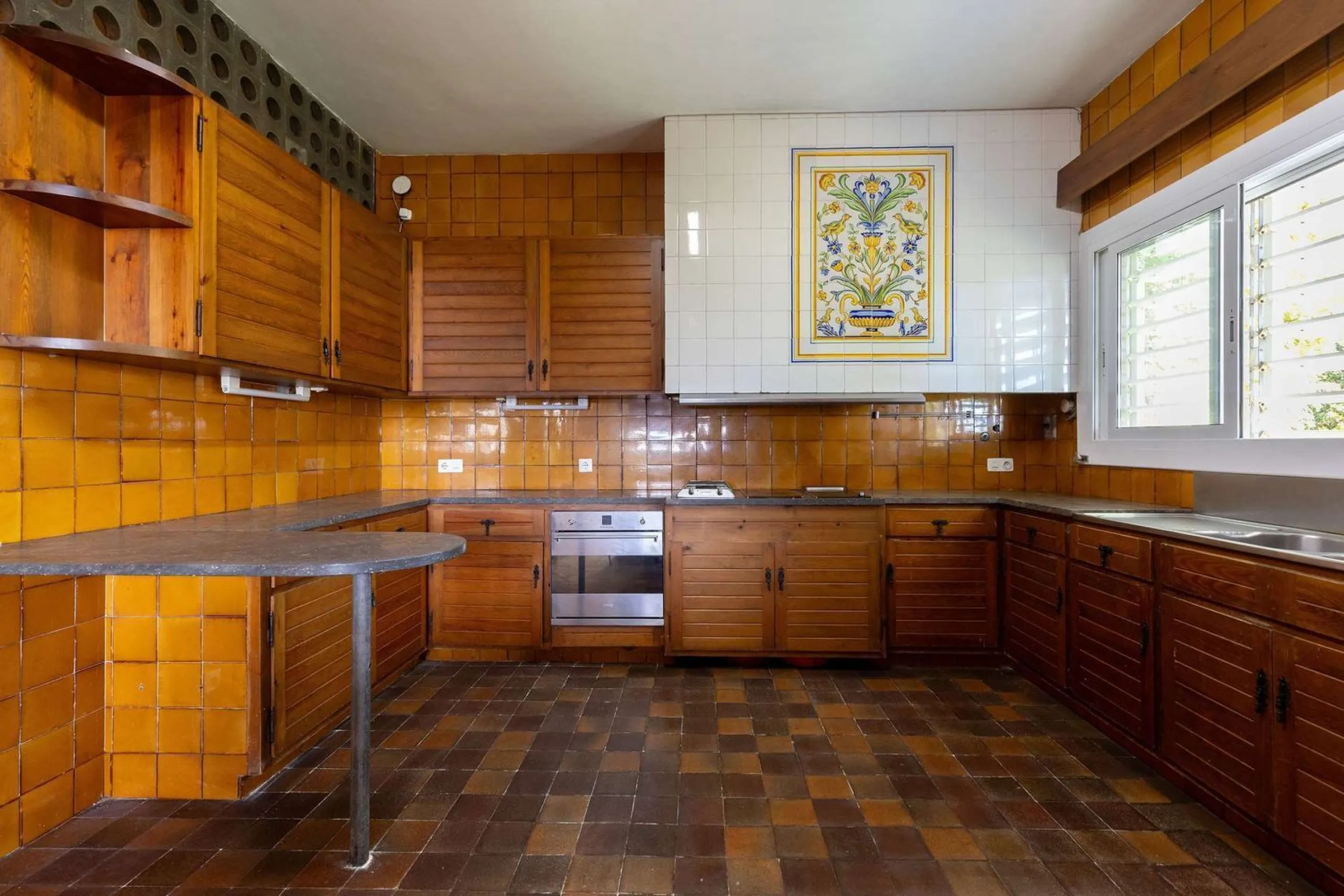 Exclusiva finca con tres viviendas, vistas al mar y gran parcela en Cabrera de Mar