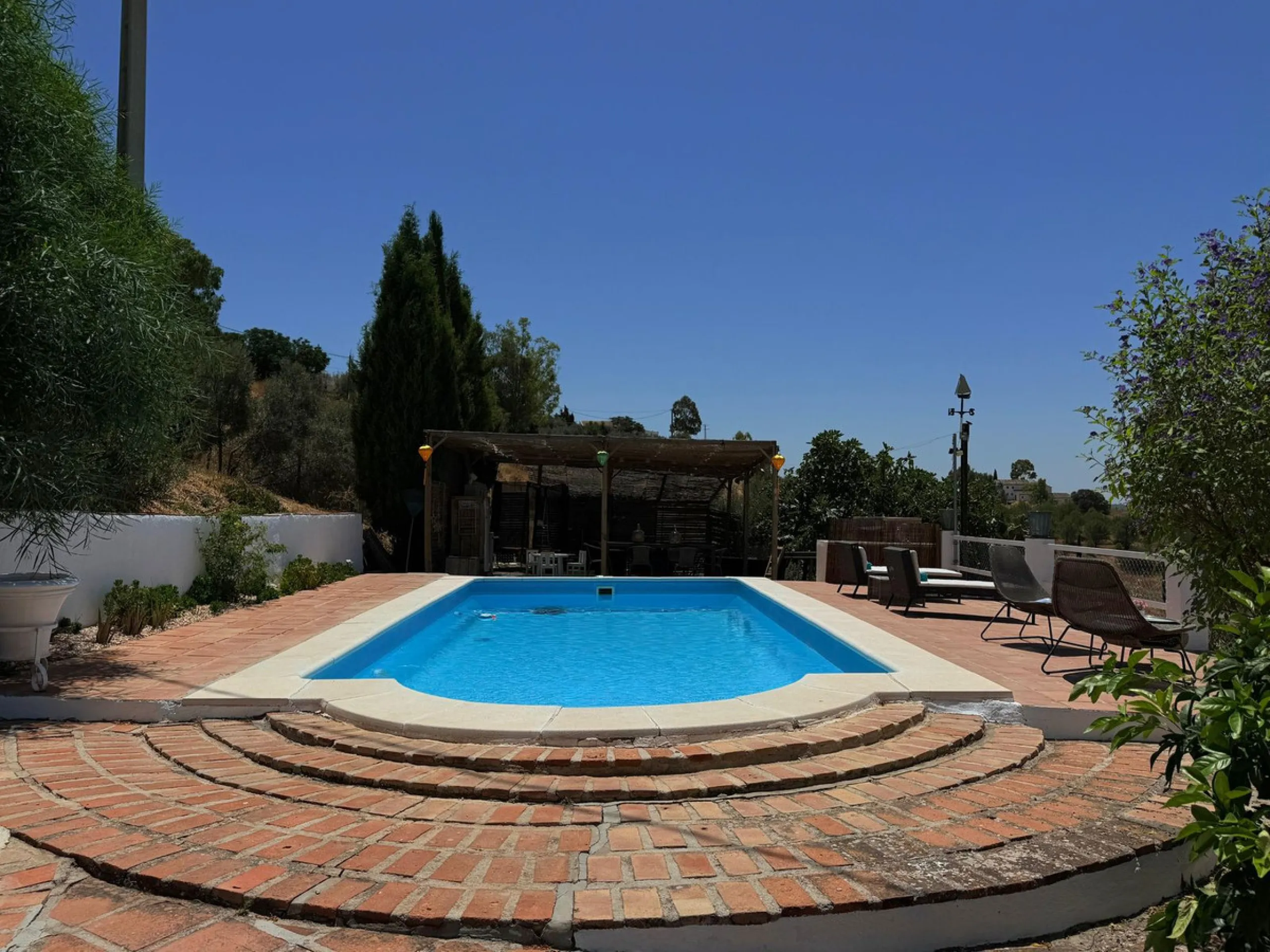 SPECTACULAR ESTATE WITH THREE INDEPENDENT HOUSES AND A STUDIO ON MORE THAN 6,000 m² OF FENCED LAND
