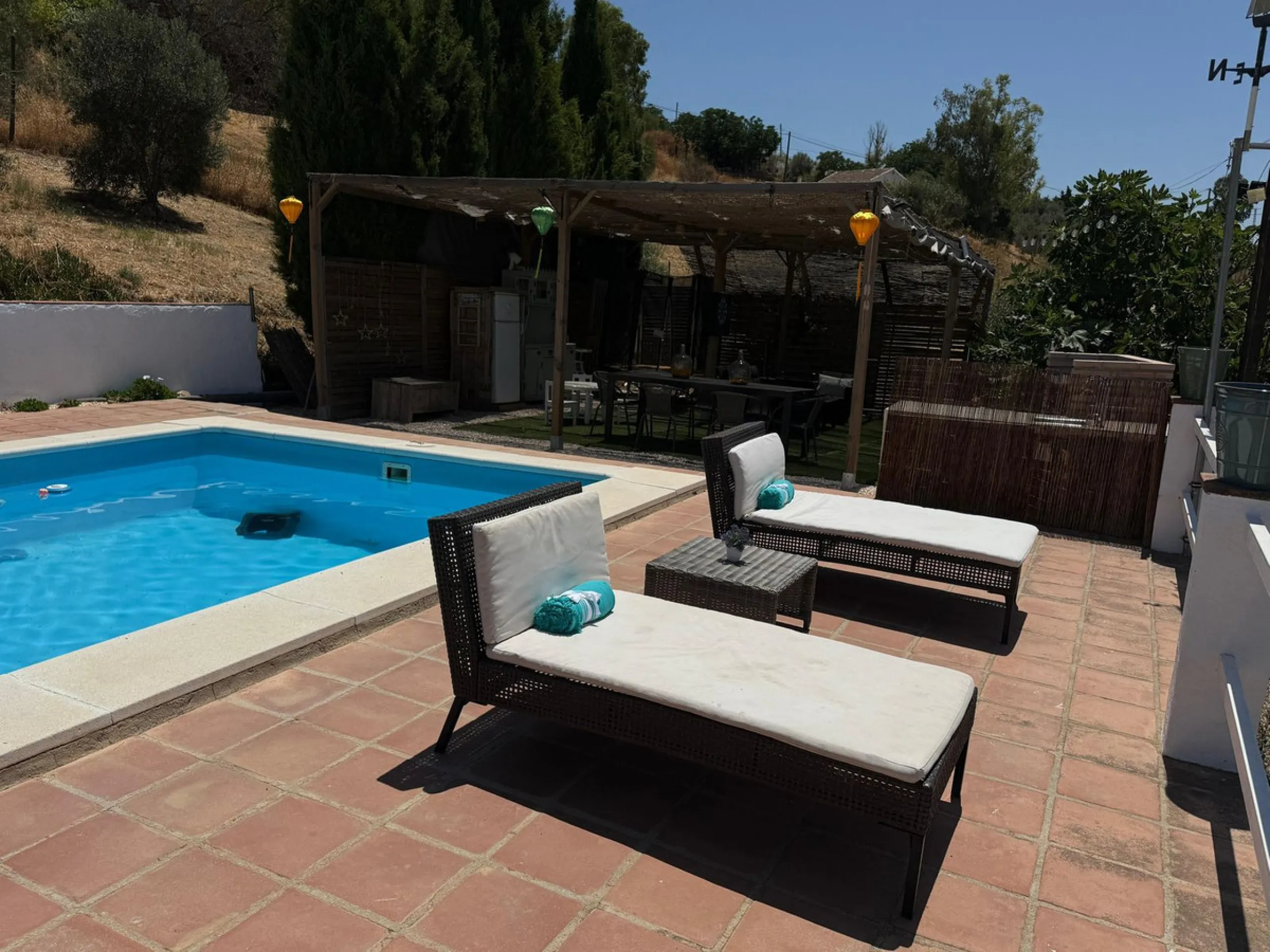 SPECTACULAR ESTATE WITH THREE INDEPENDENT HOUSES AND A STUDIO ON MORE THAN 6,000 m² OF FENCED LAND