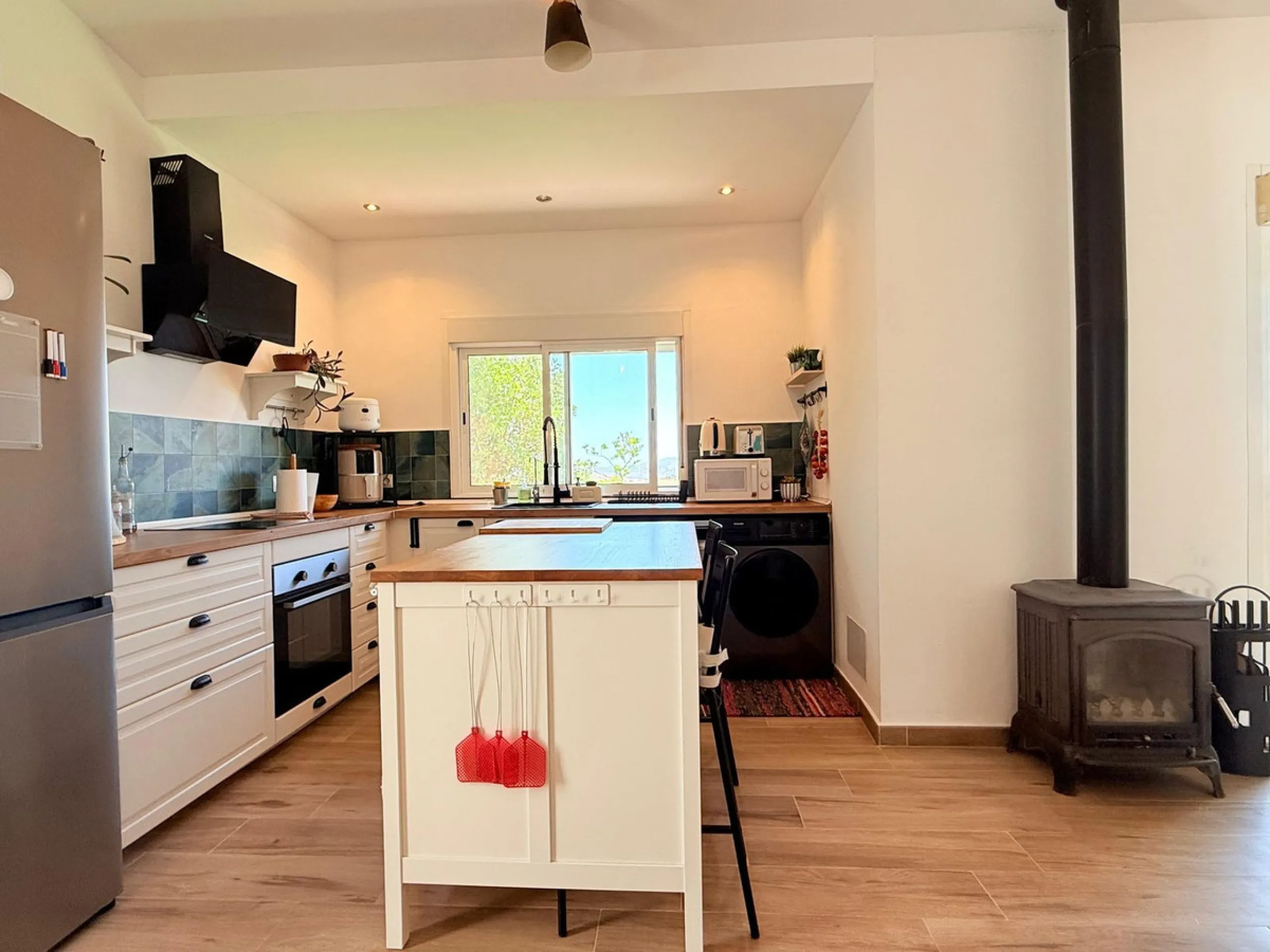 SPECTACULAR ESTATE WITH THREE INDEPENDENT HOUSES AND A STUDIO ON MORE THAN 6,000 m² OF FENCED LAND