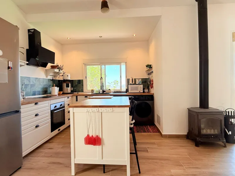 SPECTACULAR ESTATE WITH THREE INDEPENDENT HOUSES AND A STUDIO ON MORE THAN 6,000 m² OF FENCED LAND