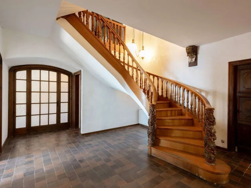 Exclusiva finca con tres viviendas, vistas al mar y gran parcela en Cabrera de Mar