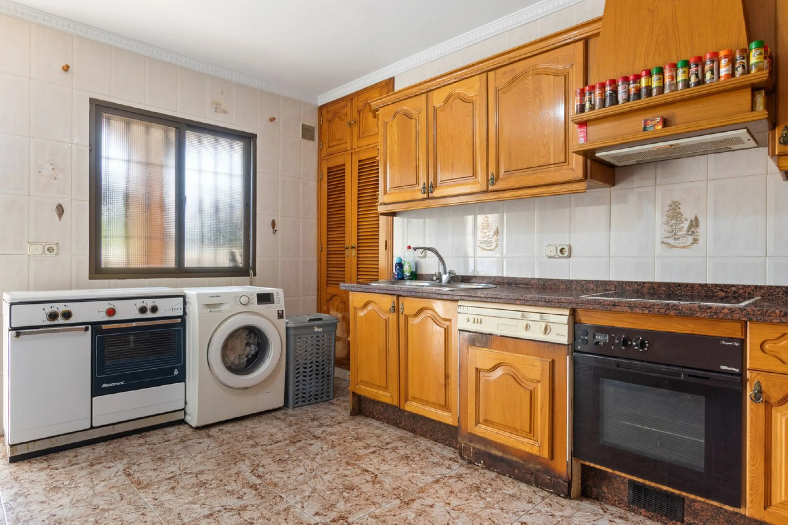 House - Detached Villa в продаже в Alhaurín de la Torre, Málaga. В доме 4 спален и 2 ванных комнат. Площадь дома 290 м². Площадь участка 1500 м²