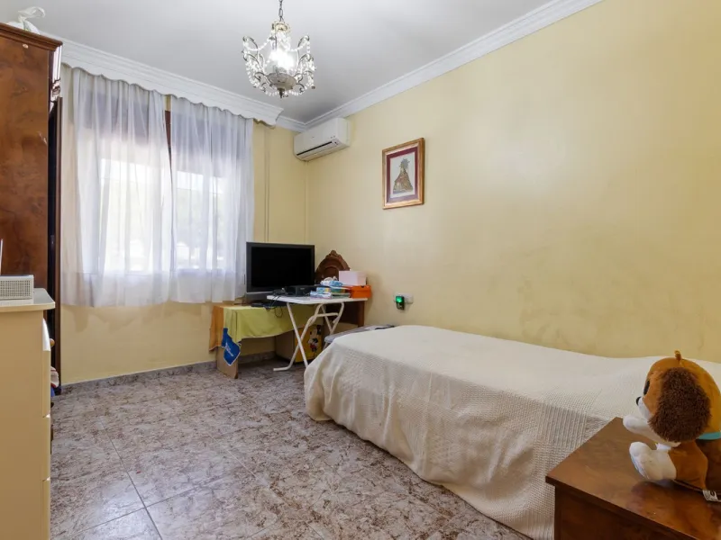 House - Detached Villa в продаже в Alhaurín de la Torre, Málaga. В доме 4 спален и 2 ванных комнат. Площадь дома 290 м². Площадь участка 1500 м²