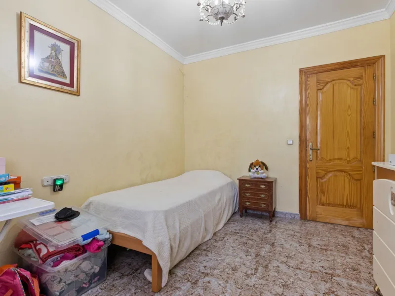 House - Detached Villa в продаже в Alhaurín de la Torre, Málaga. В доме 4 спален и 2 ванных комнат. Площадь дома 290 м². Площадь участка 1500 м²