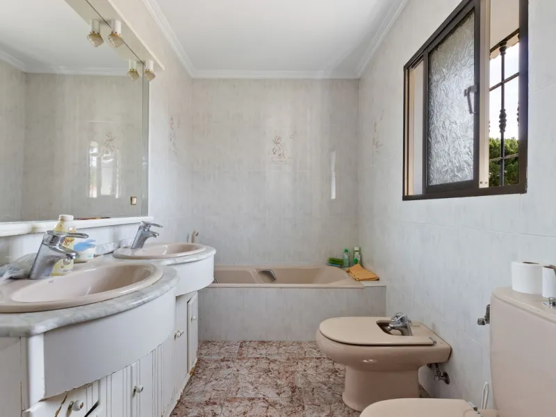 House - Detached Villa в продаже в Alhaurín de la Torre, Málaga. В доме 4 спален и 2 ванных комнат. Площадь дома 290 м². Площадь участка 1500 м²
