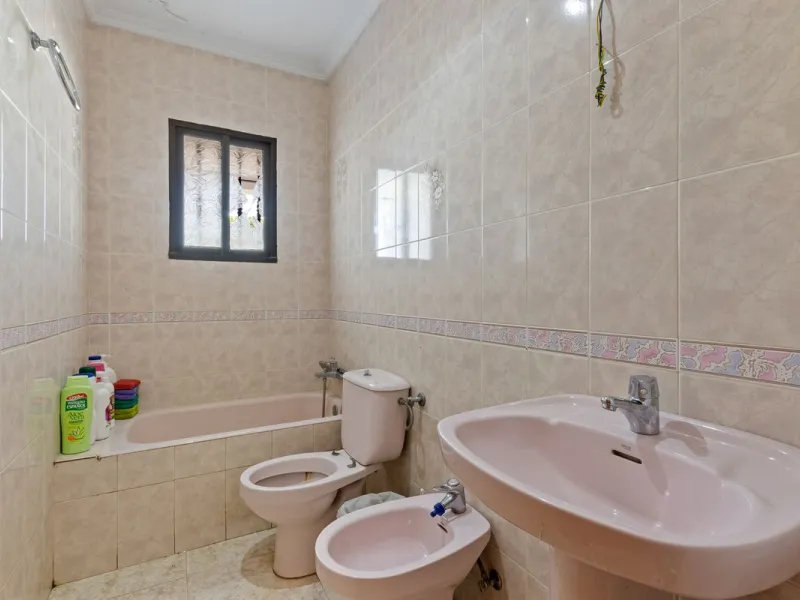 House - Detached Villa в продаже в Alhaurín de la Torre, Málaga. В доме 4 спален и 2 ванных комнат. Площадь дома 290 м². Площадь участка 1500 м²