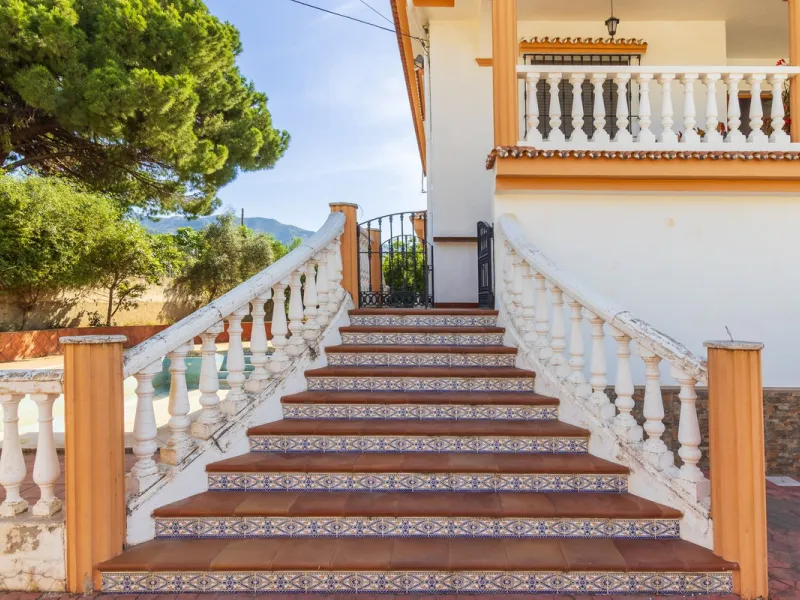 House - Detached Villa в продаже в Alhaurín de la Torre, Málaga. В доме 4 спален и 2 ванных комнат. Площадь дома 290 м². Площадь участка 1500 м²