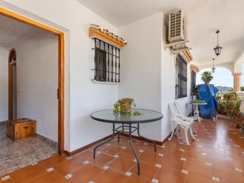 House - Detached Villa в продаже в Alhaurín de la Torre, Málaga. В доме 4 спален и 2 ванных комнат. Площадь дома 290 м². Площадь участка 1500 м²