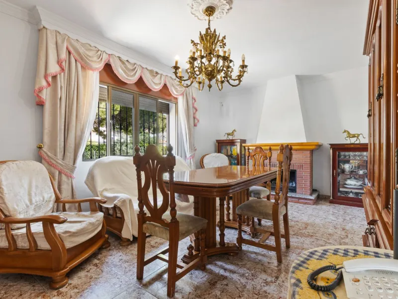 House - Detached Villa в продаже в Alhaurín de la Torre, Málaga. В доме 4 спален и 2 ванных комнат. Площадь дома 290 м². Площадь участка 1500 м²