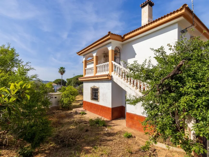 House - Detached Villa в продаже в Alhaurín de la Torre, Málaga. В доме 4 спален и 2 ванных комнат. Площадь дома 290 м². Площадь участка 1500 м²