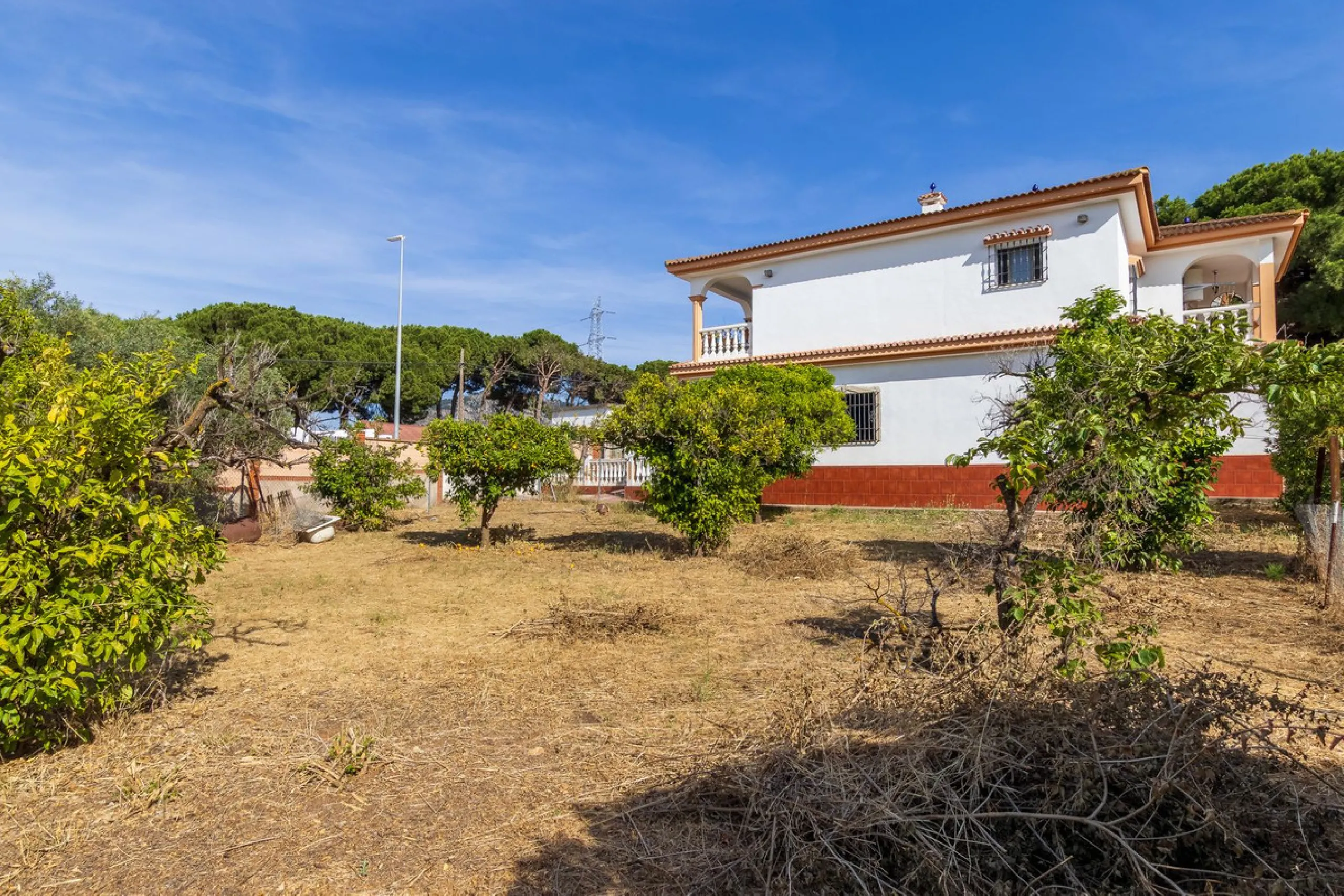 House - Detached Villa в продаже в Alhaurín de la Torre, Málaga. В доме 4 спален и 2 ванных комнат. Площадь дома 290 м². Площадь участка 1500 м²