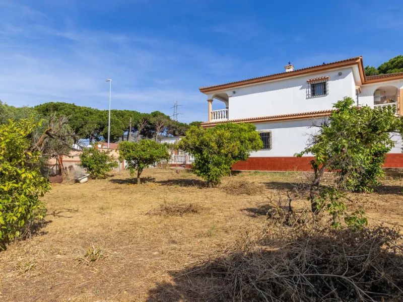 House - Detached Villa в продаже в Alhaurín de la Torre, Málaga. В доме 4 спален и 2 ванных комнат. Площадь дома 290 м². Площадь участка 1500 м²