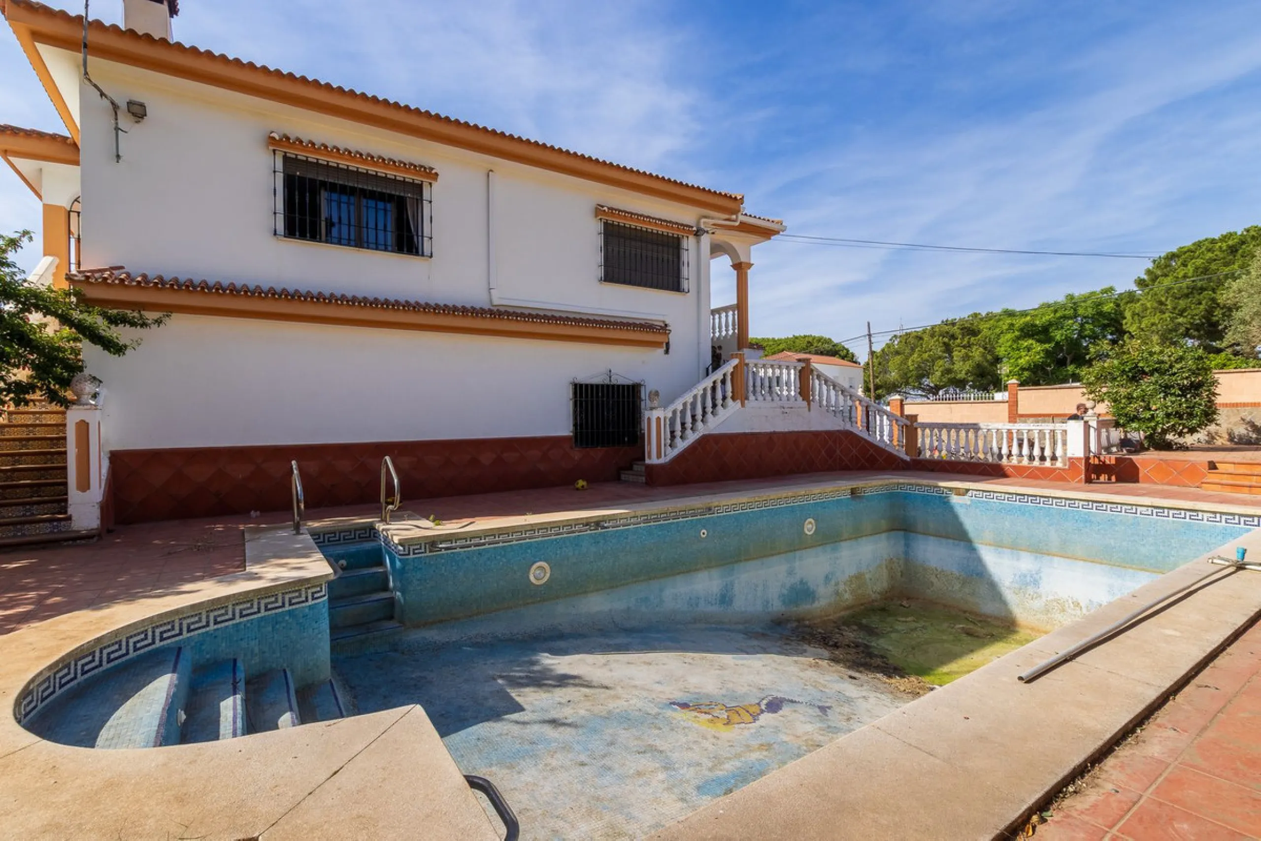 House - Detached Villa в продаже в Alhaurín de la Torre, Málaga. В доме 4 спален и 2 ванных комнат. Площадь дома 290 м². Площадь участка 1500 м²