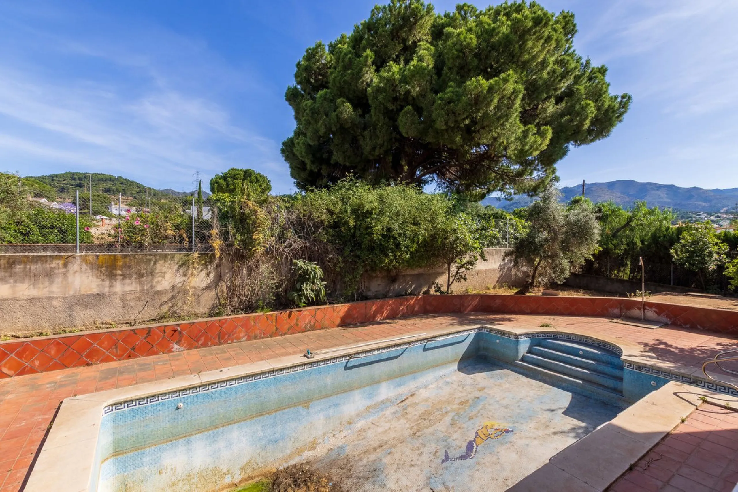 House - Detached Villa в продаже в Alhaurín de la Torre, Málaga. В доме 4 спален и 2 ванных комнат. Площадь дома 290 м². Площадь участка 1500 м²
