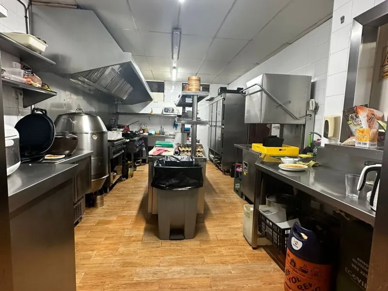 Operating Restaurant Just 1 Minute from the Beach – Excellent Investment Opportunity