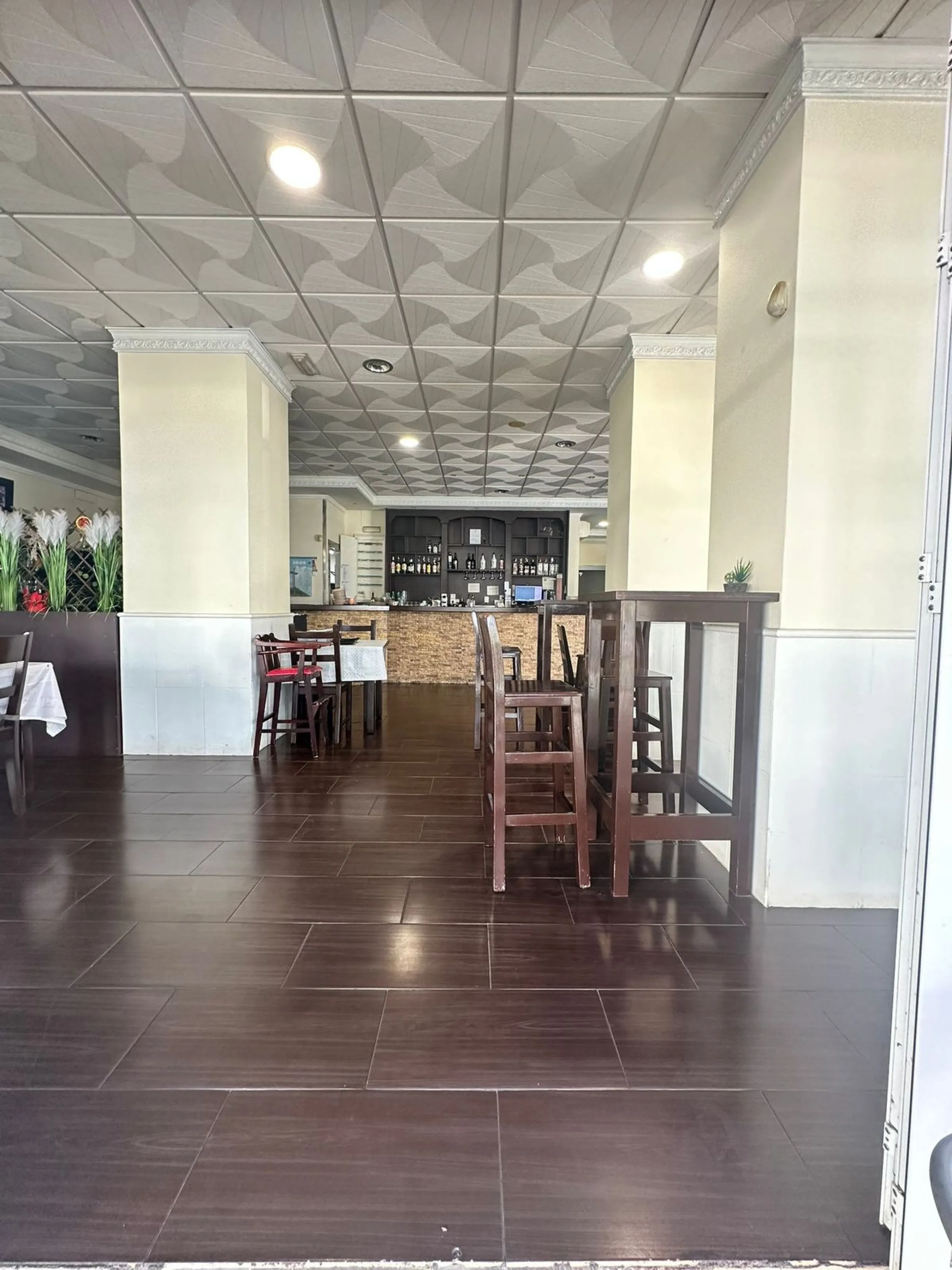 Operating Restaurant Just 1 Minute from the Beach – Excellent Investment Opportunity