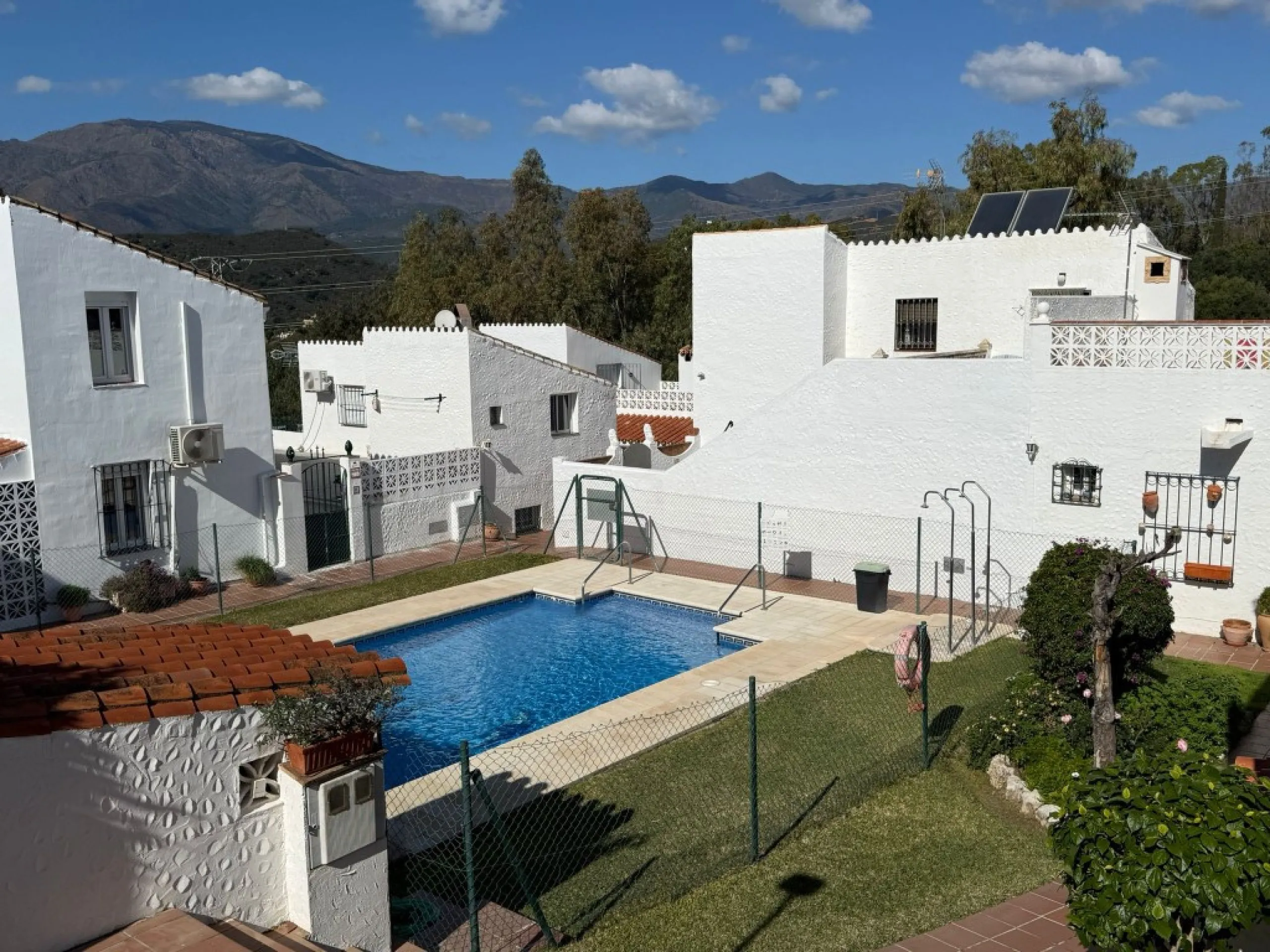 Cosy townhouse 3bed 3bath in Estepona, near Laguna Village.