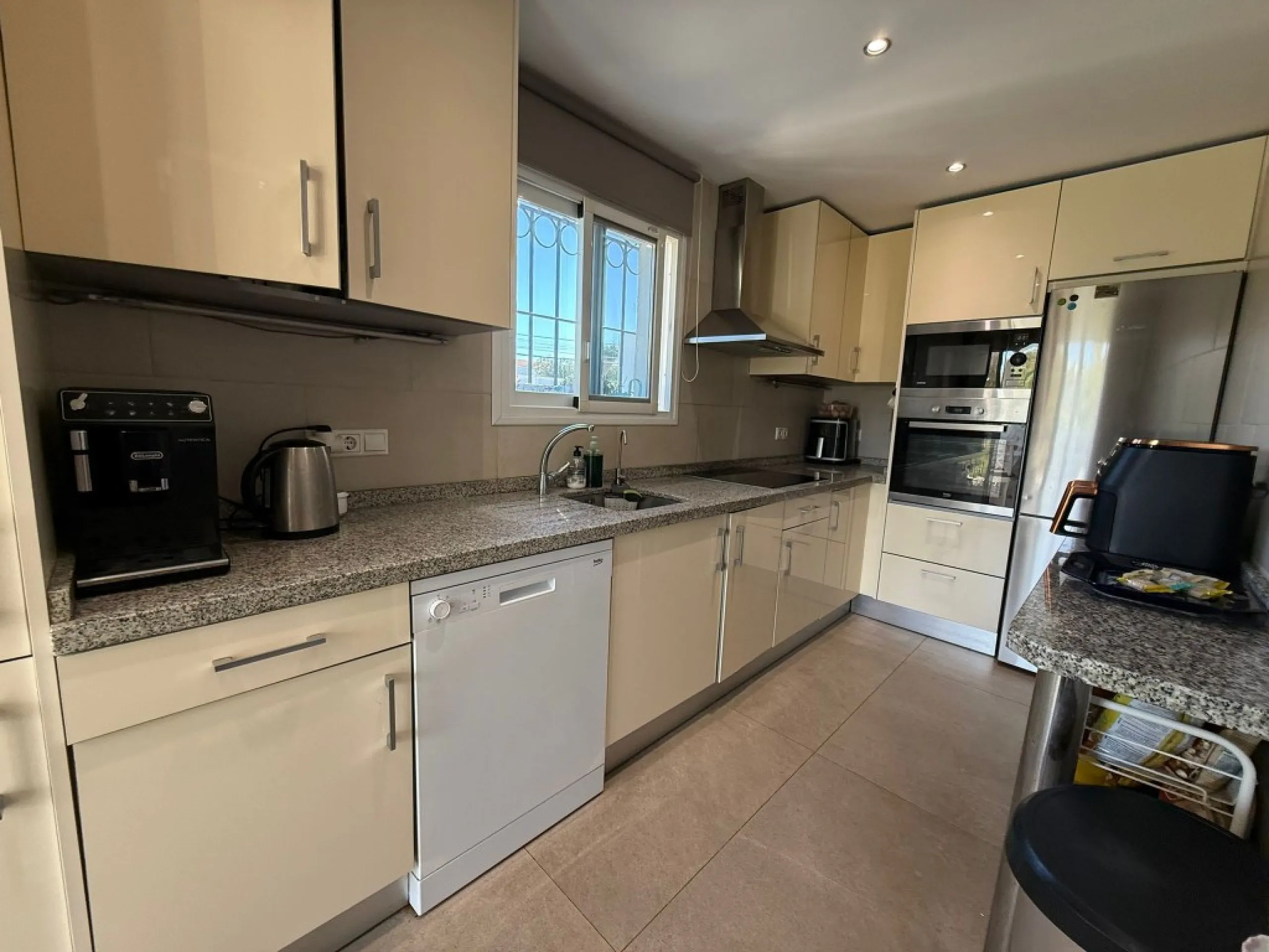 Cosy townhouse 3bed 3bath in Estepona, near Laguna Village.