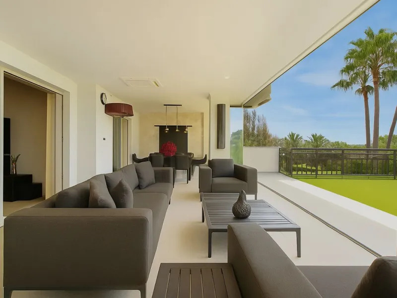 This fully renovated apartment is located in the highly sought-after area of Sierra Blanca/Camoján and enjoys rare, breathtaking views over a pine forest valley that stretches uninterrupted to the blue waters of the Mediterranean.