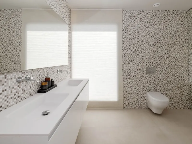 This spectacular detached villa, located in the exclusive area of Benalmádena Costa, is an architectural gem that combines luxury, comfort, and design in a privileged setting. With an impressive interior built area of 954.53 m², an exterior built area of 