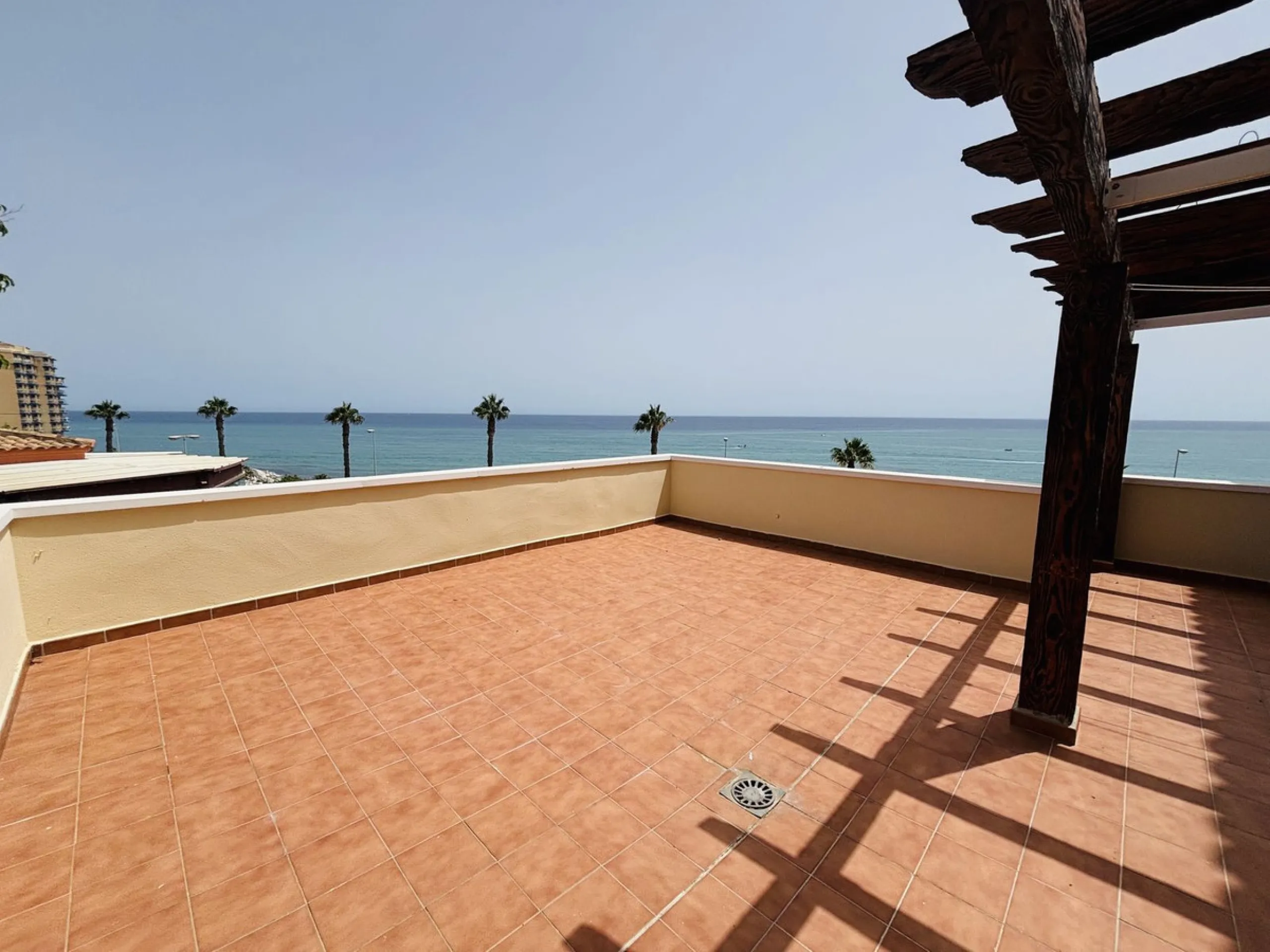 Stunning 3-Bedroom Apartment with Panoramic Sea Views in Prime Beachfront Location in Torrequebrada, Benalmadena.