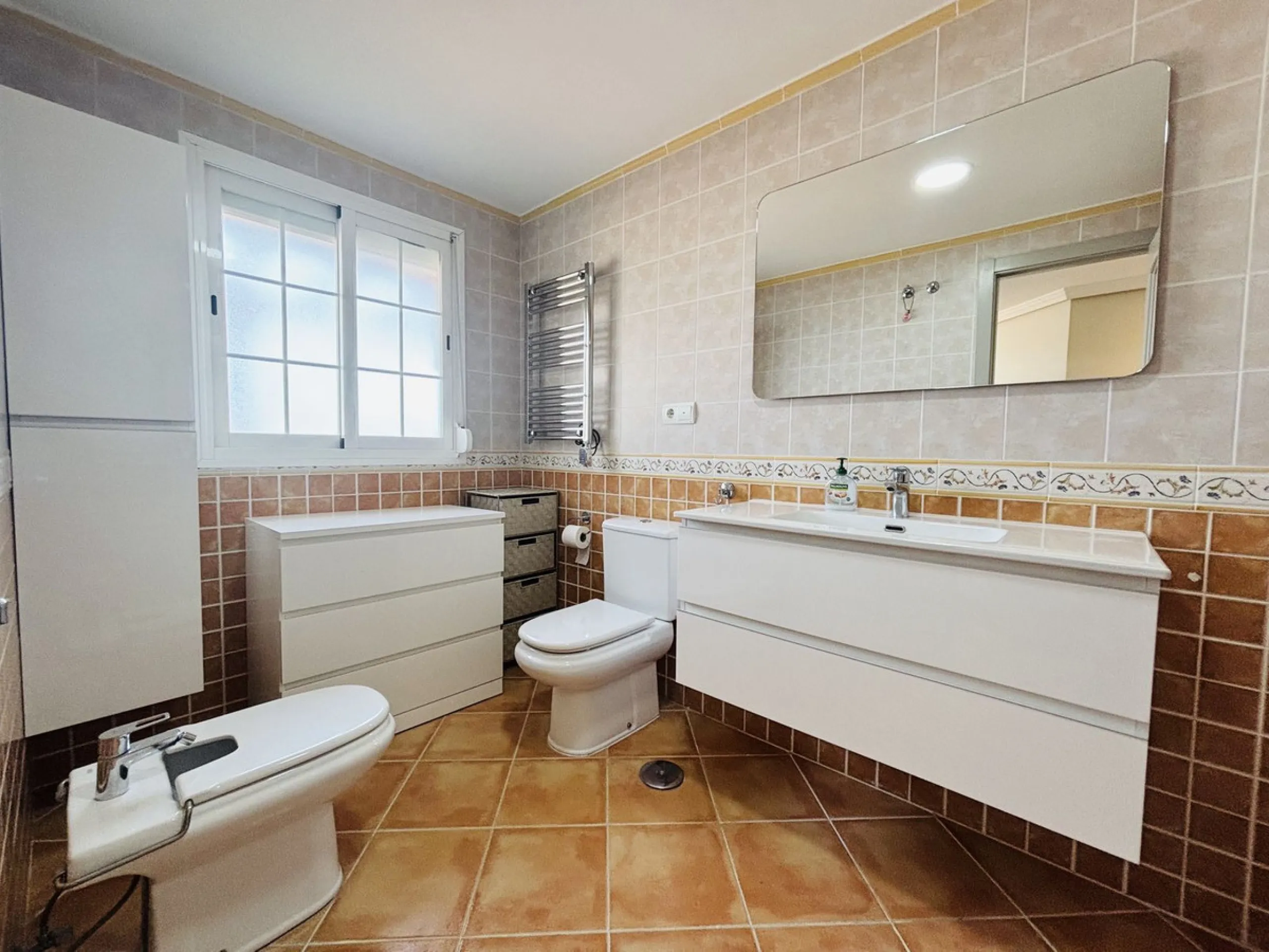 Stunning 3-Bedroom Apartment with Panoramic Sea Views in Prime Beachfront Location in Torrequebrada, Benalmadena.