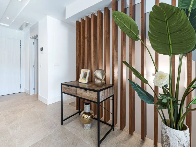 Beautiful modern townhouse in a gated community of only 40 houses located within La Cala Golf. South facing with frontline golf views the property has 3 bedrooms and 2.5 bathrooms. The living area is open plan with a stylish modern kitchen. There is a lar