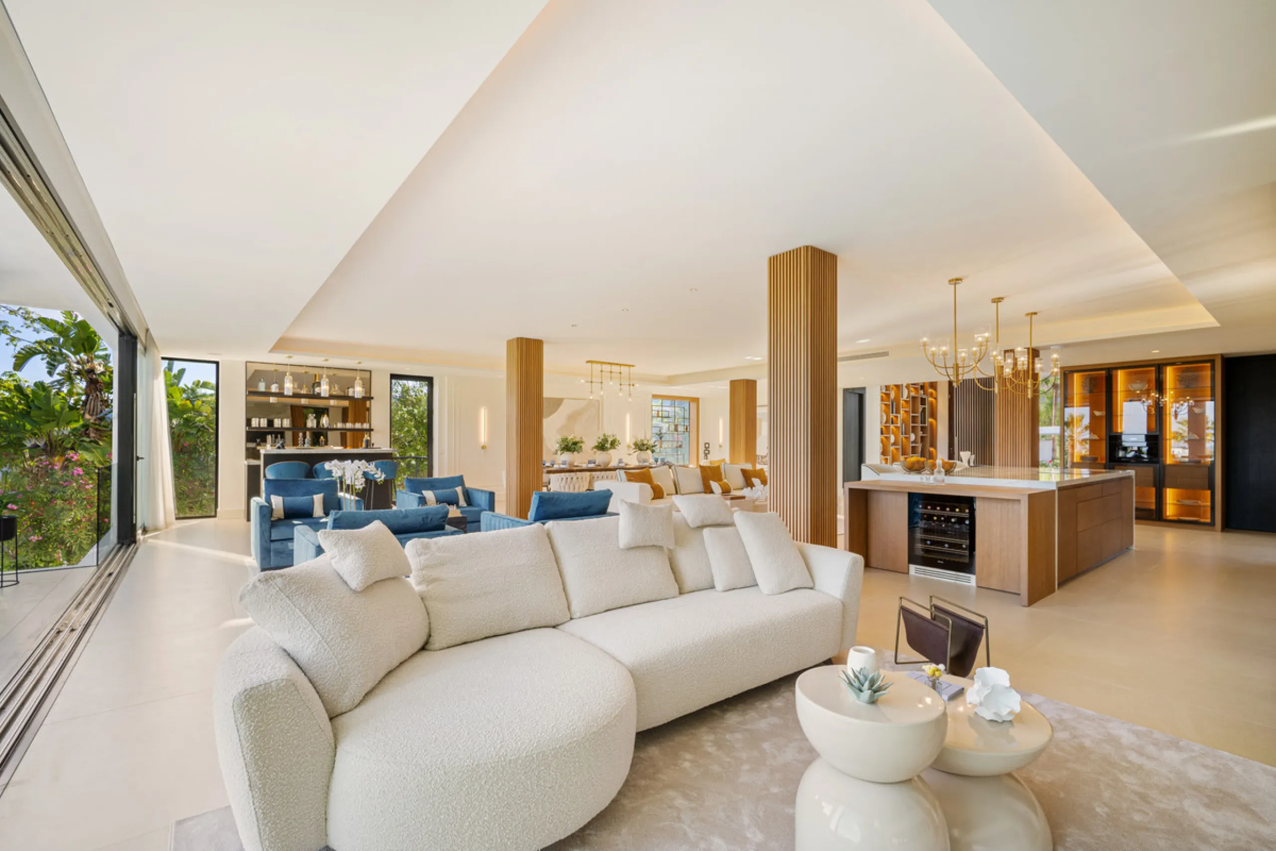 Boasting of unparalleled architecture and unrivalled construction quality, the villa offers sophisticated and contemporary living, sitting on a private plot within a secure community with breathtaking front-line panoramic views towards Los Naranjos Golf c