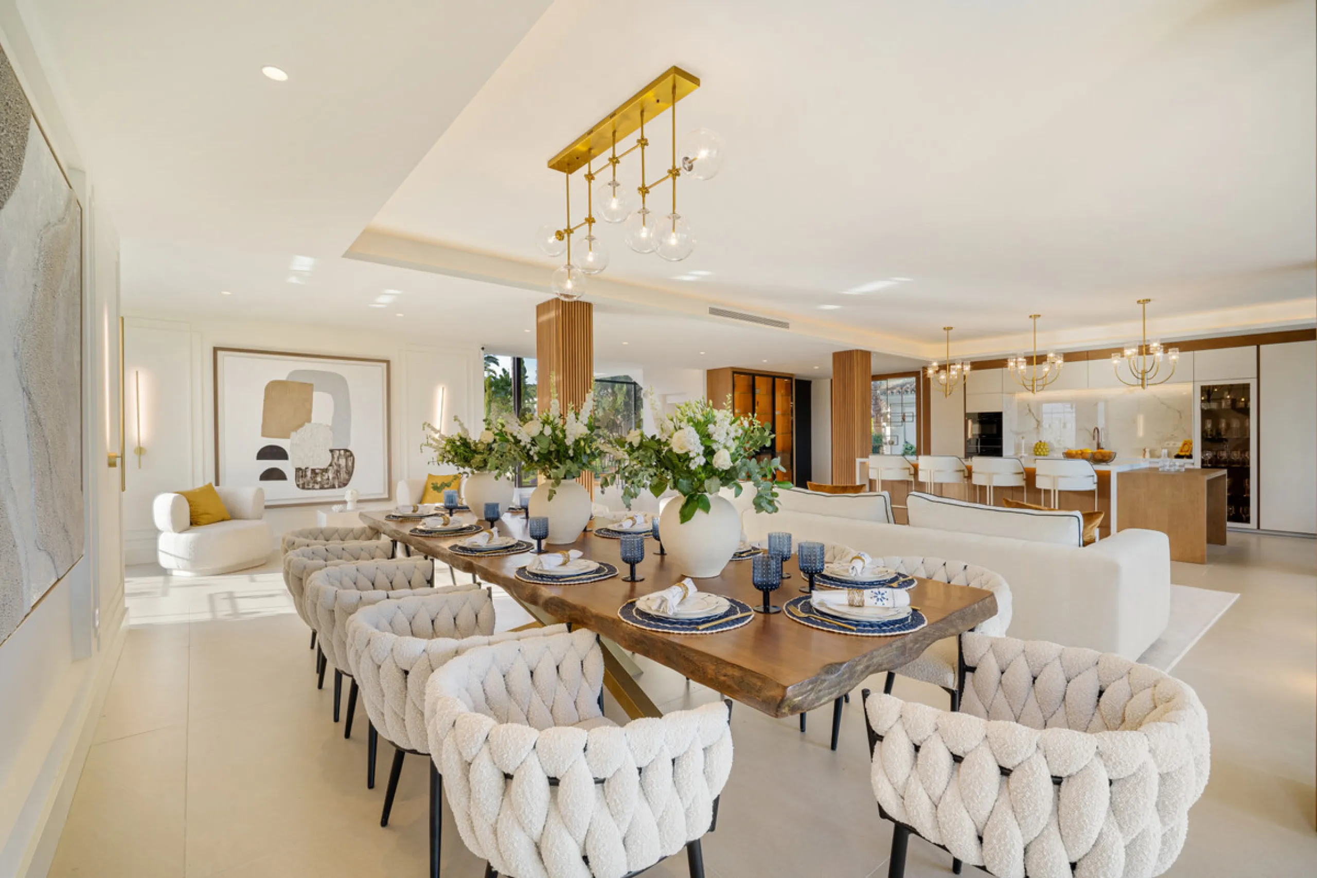 Boasting of unparalleled architecture and unrivalled construction quality, the villa offers sophisticated and contemporary living, sitting on a private plot within a secure community with breathtaking front-line panoramic views towards Los Naranjos Golf c