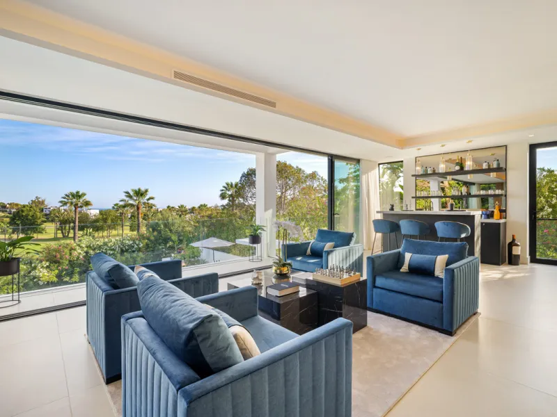 Boasting of unparalleled architecture and unrivalled construction quality, the villa offers sophisticated and contemporary living, sitting on a private plot within a secure community with breathtaking front-line panoramic views towards Los Naranjos Golf c