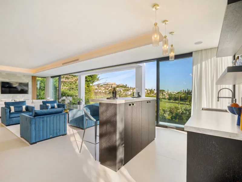 Boasting of unparalleled architecture and unrivalled construction quality, the villa offers sophisticated and contemporary living, sitting on a private plot within a secure community with breathtaking front-line panoramic views towards Los Naranjos Golf c