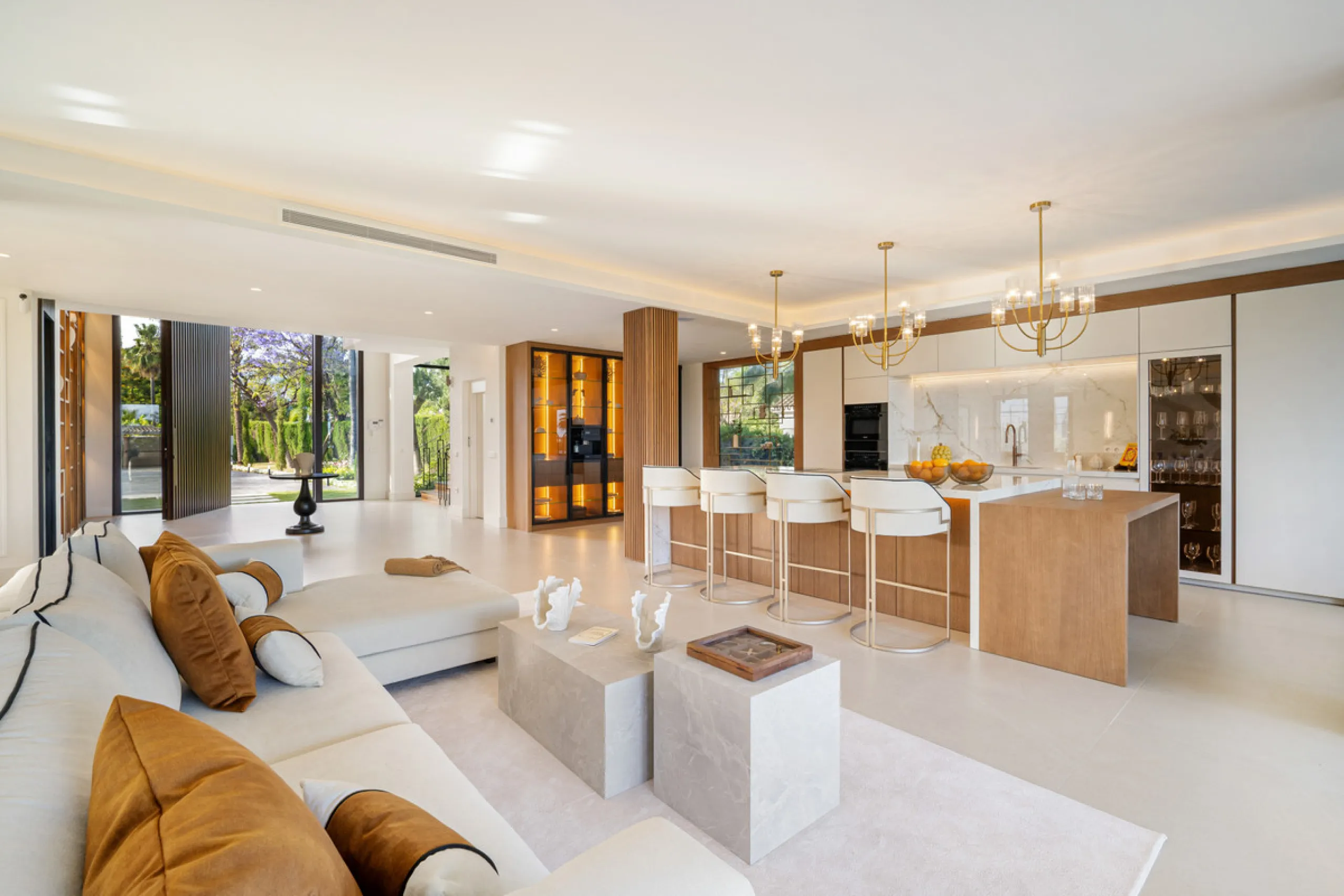 Boasting of unparalleled architecture and unrivalled construction quality, the villa offers sophisticated and contemporary living, sitting on a private plot within a secure community with breathtaking front-line panoramic views towards Los Naranjos Golf c