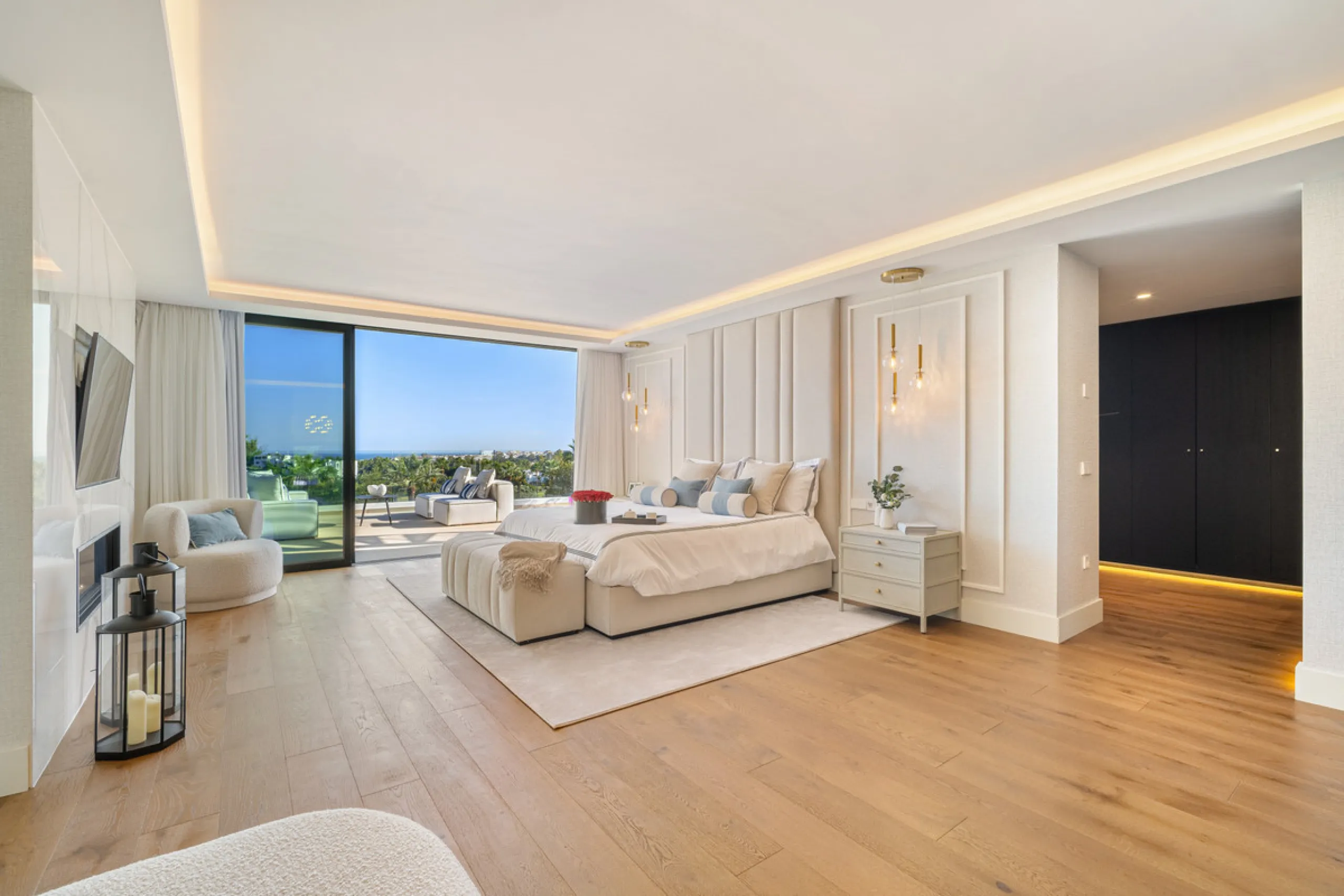 Boasting of unparalleled architecture and unrivalled construction quality, the villa offers sophisticated and contemporary living, sitting on a private plot within a secure community with breathtaking front-line panoramic views towards Los Naranjos Golf c