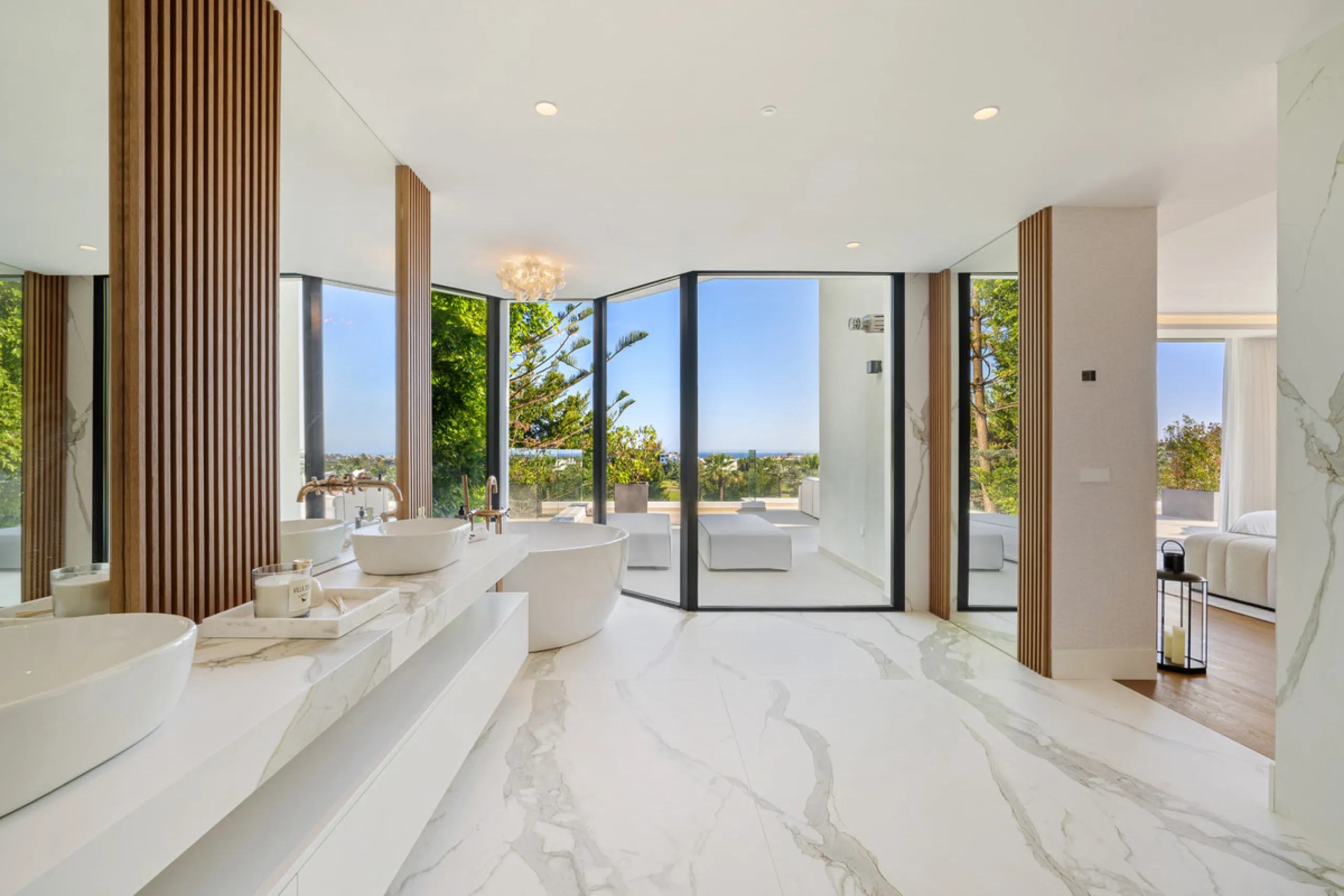 Boasting of unparalleled architecture and unrivalled construction quality, the villa offers sophisticated and contemporary living, sitting on a private plot within a secure community with breathtaking front-line panoramic views towards Los Naranjos Golf c