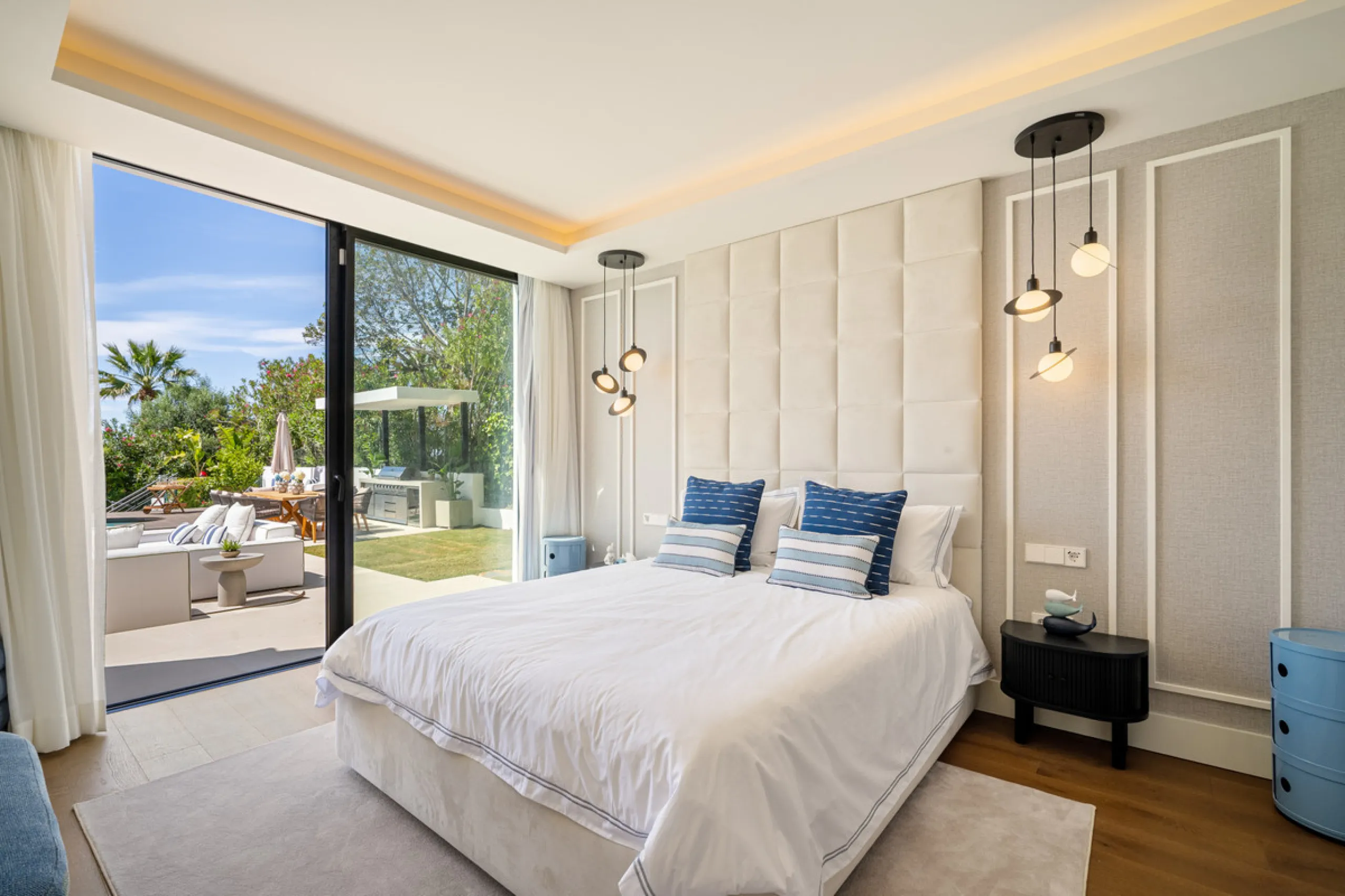 Boasting of unparalleled architecture and unrivalled construction quality, the villa offers sophisticated and contemporary living, sitting on a private plot within a secure community with breathtaking front-line panoramic views towards Los Naranjos Golf c